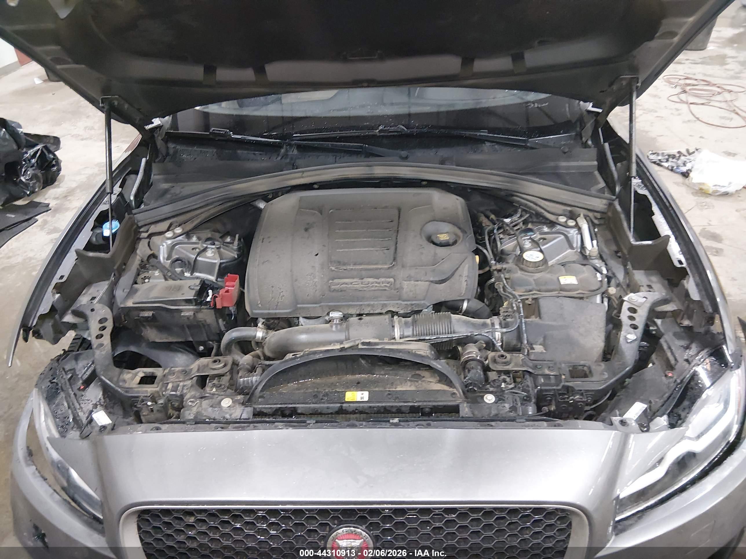JAGUAR F-PACE image 10