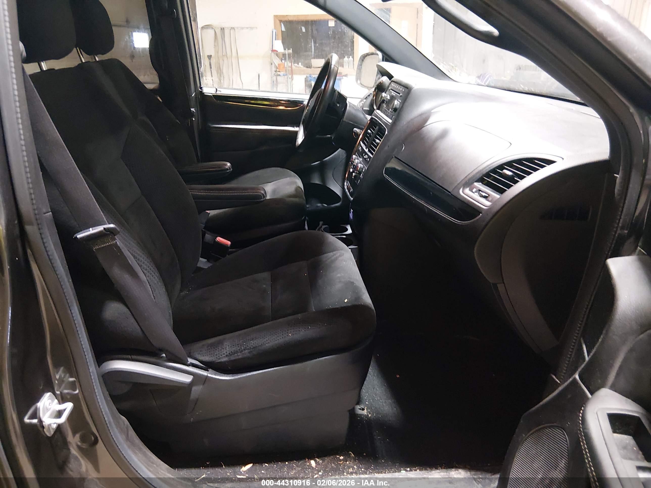 DODGE GRAND image 5