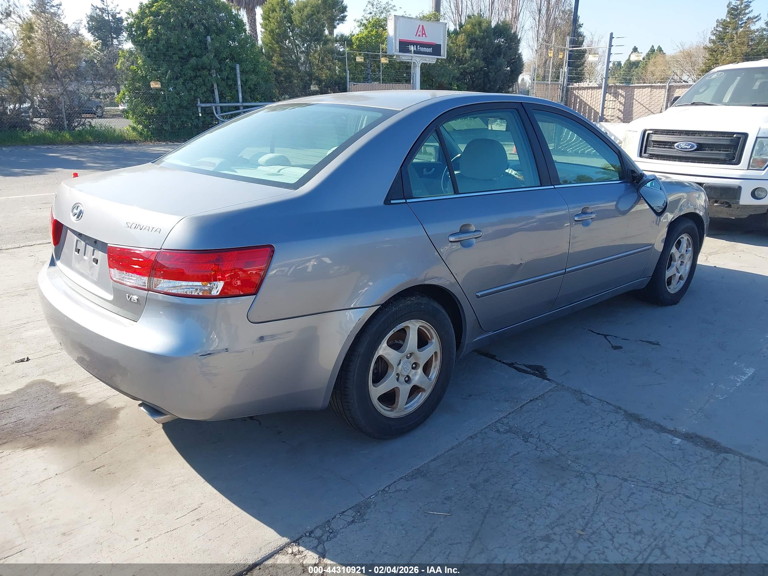 HYUNDAI SONATA image 4