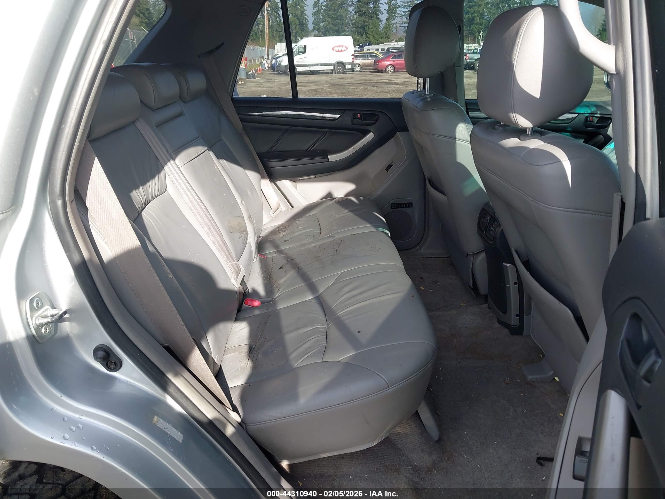 TOYOTA 4RUNNER image 8