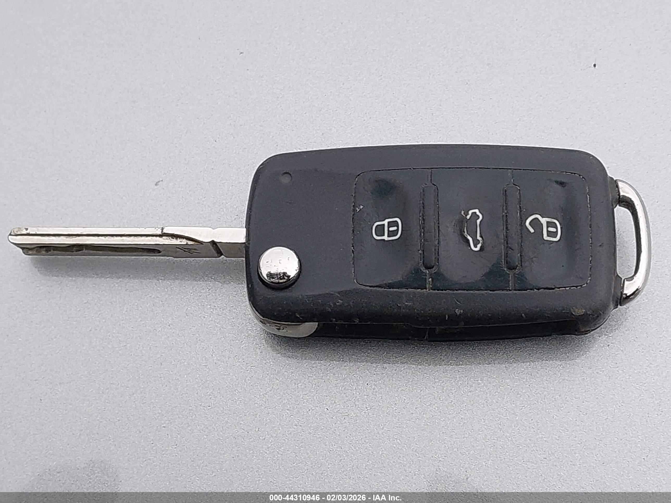 VOLKSWAGEN PASSAT image 11