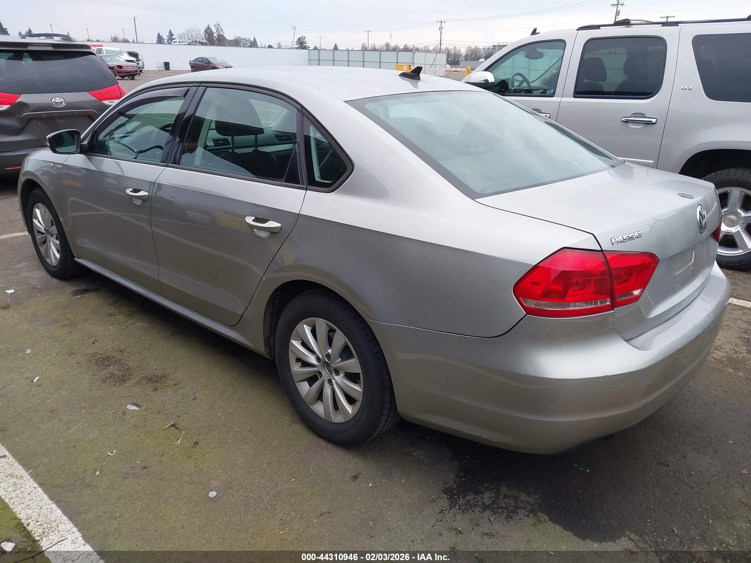 VOLKSWAGEN PASSAT image 3