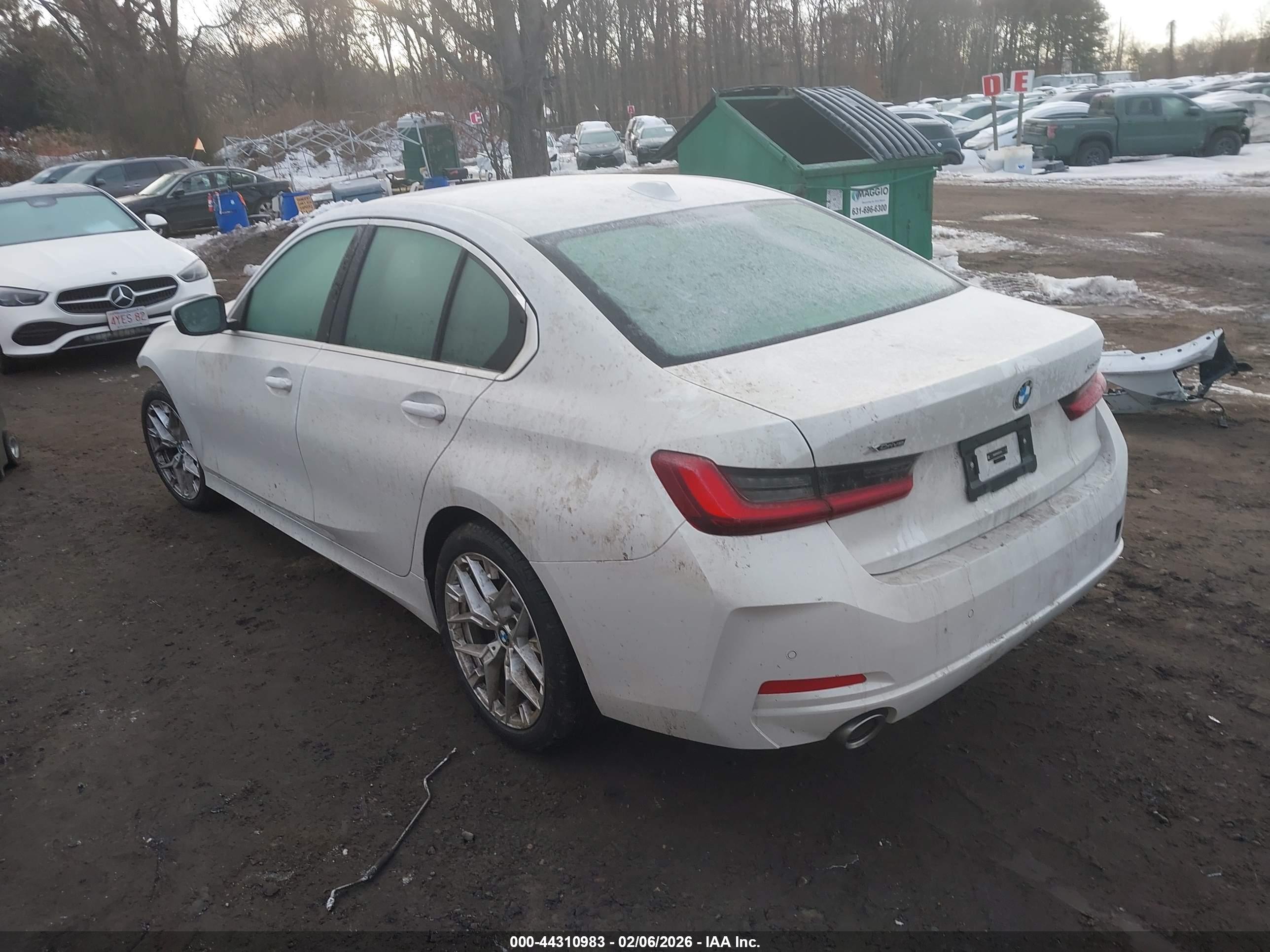 BMW 330I image 3