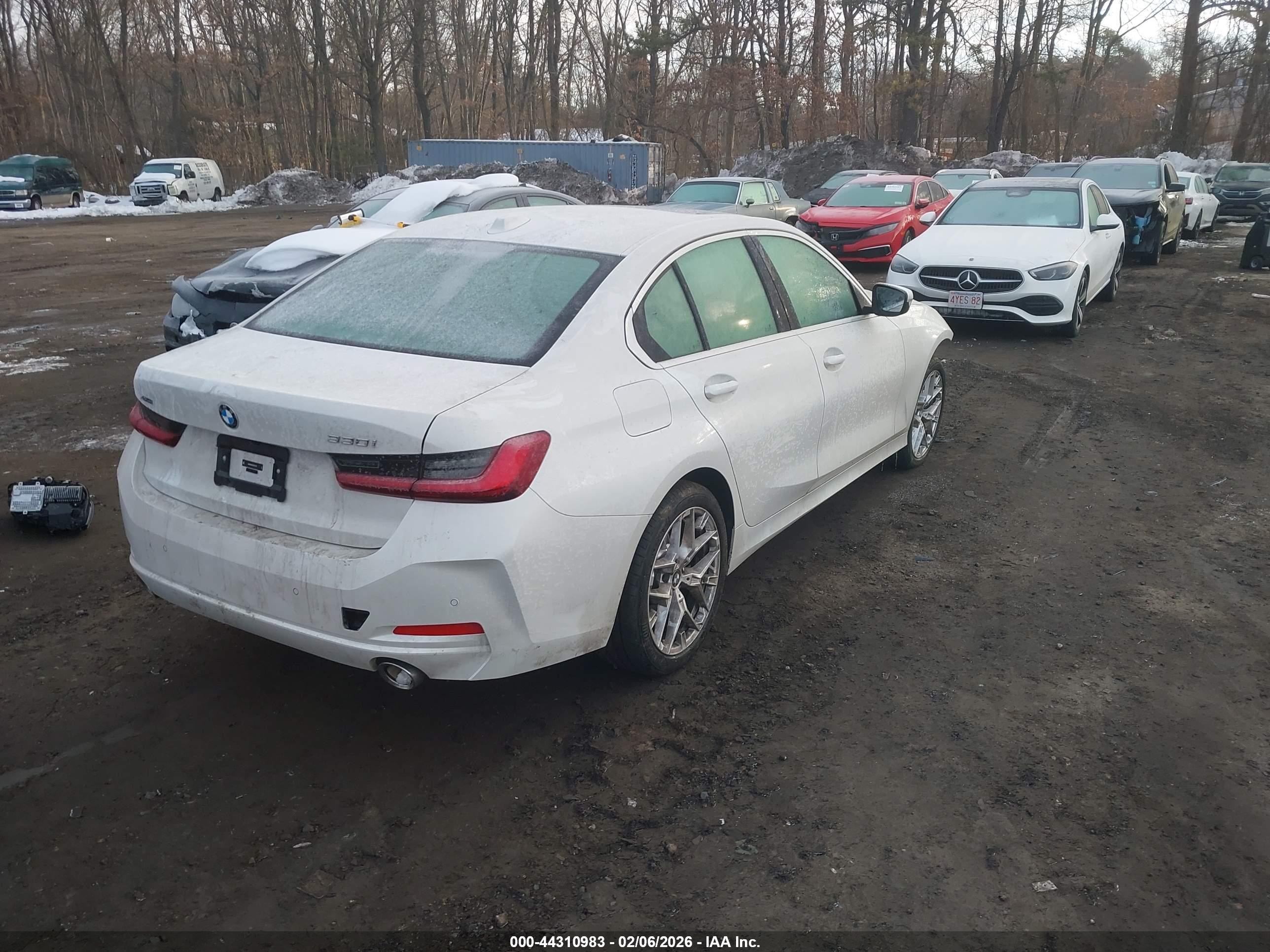 BMW 330I image 4