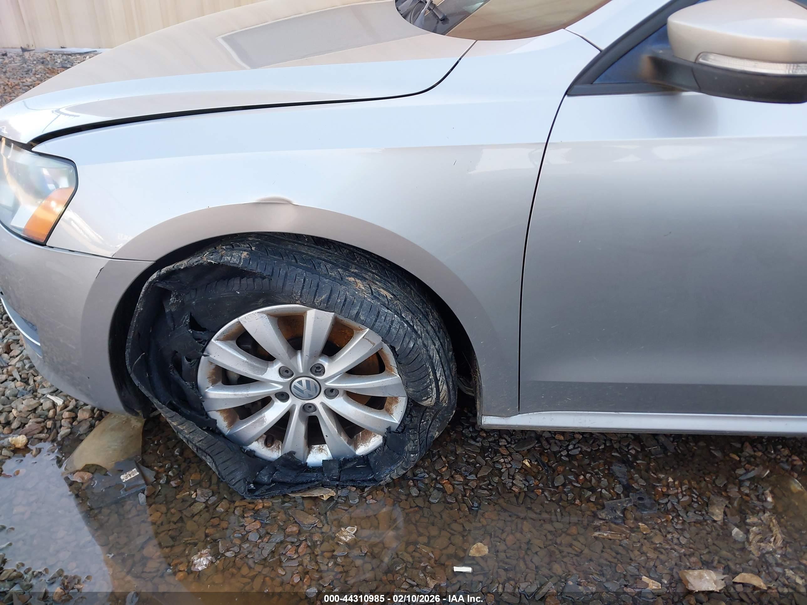 VOLKSWAGEN PASSAT image 6