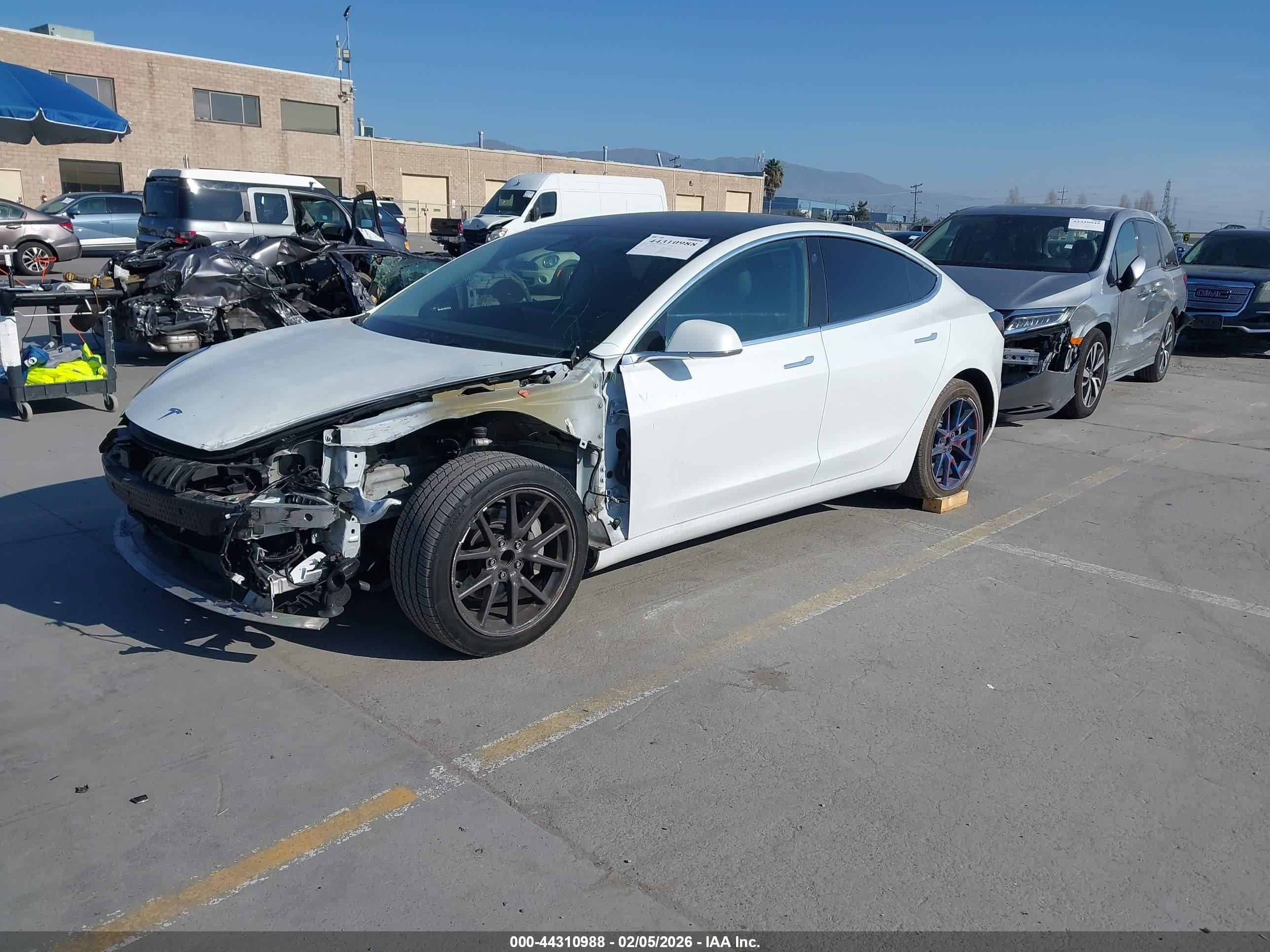 TESLA MODEL image 2
