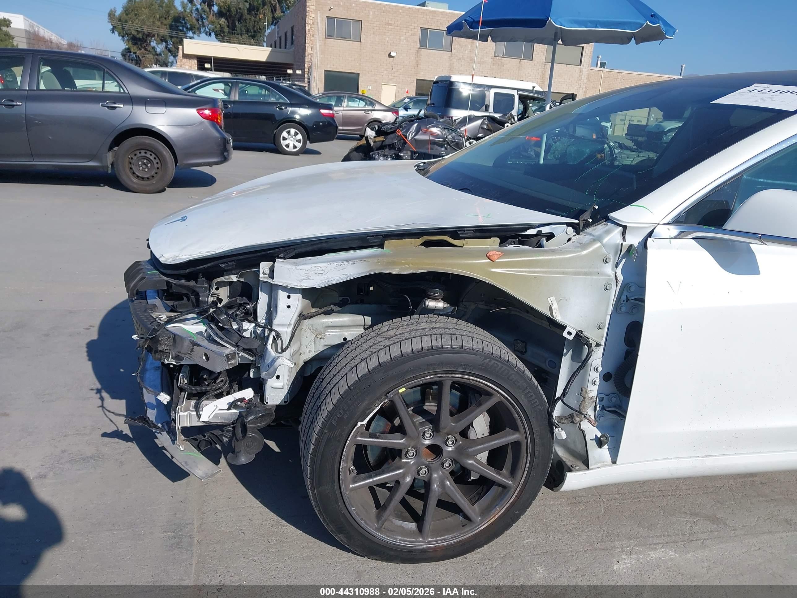 TESLA MODEL image 6