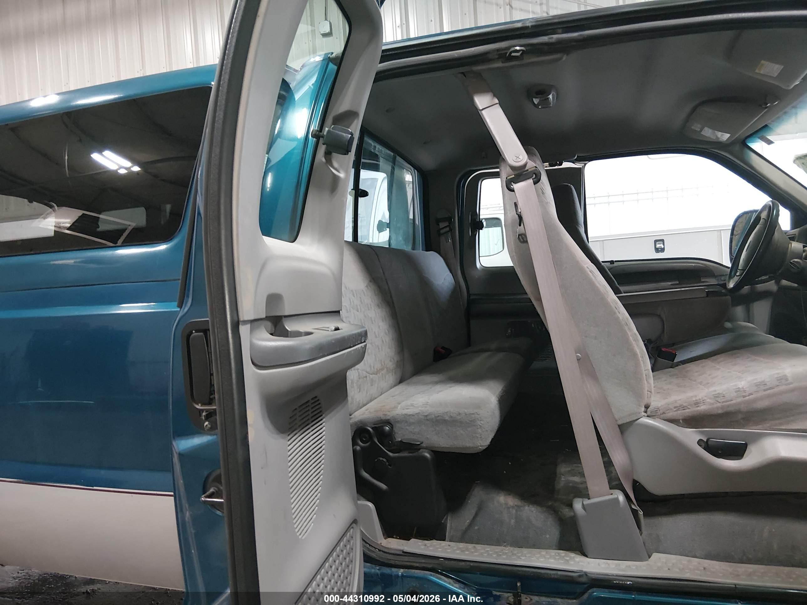 FORD F-250 image 8