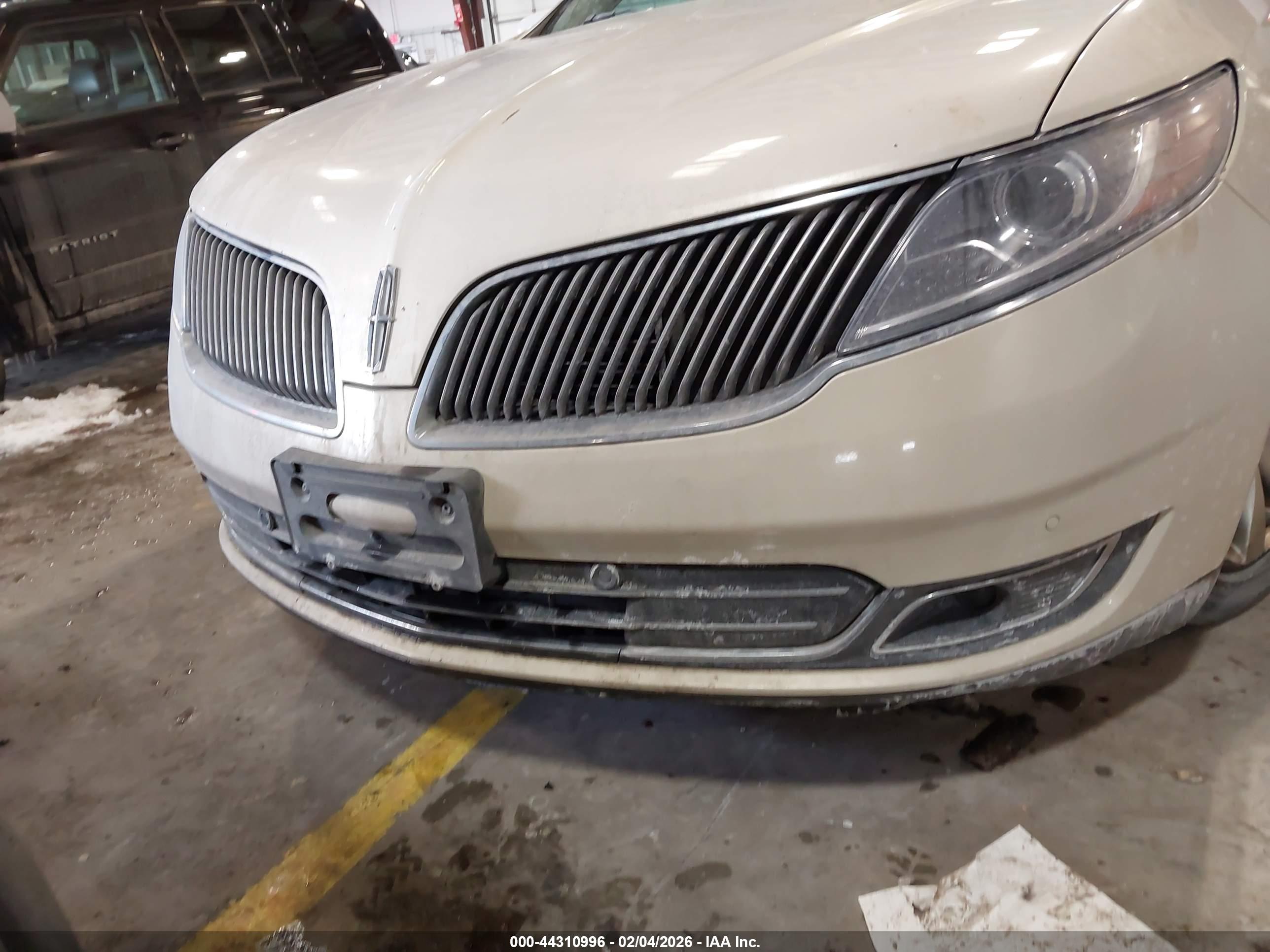LINCOLN MKS image 6