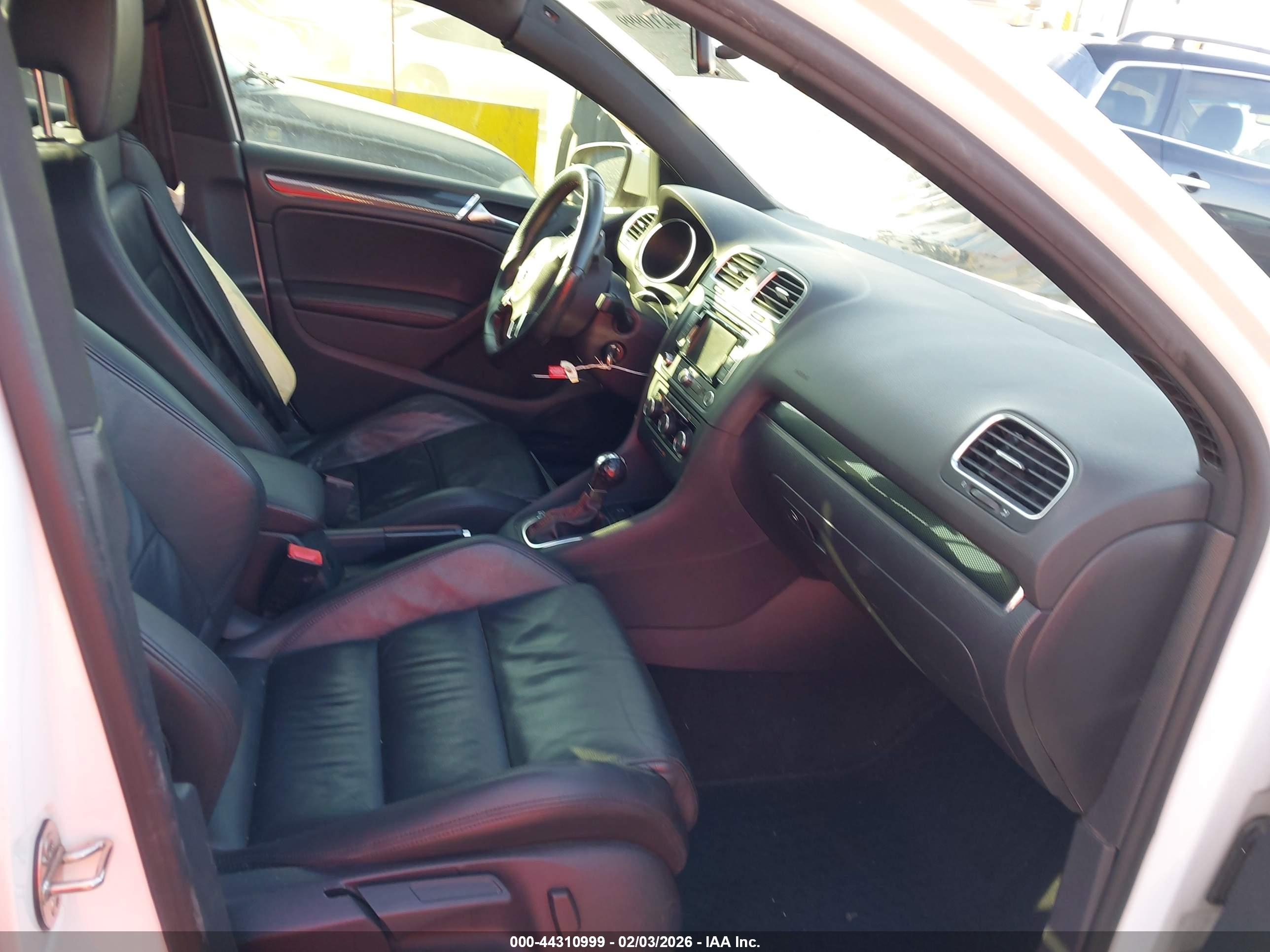 VOLKSWAGEN GTI image 5