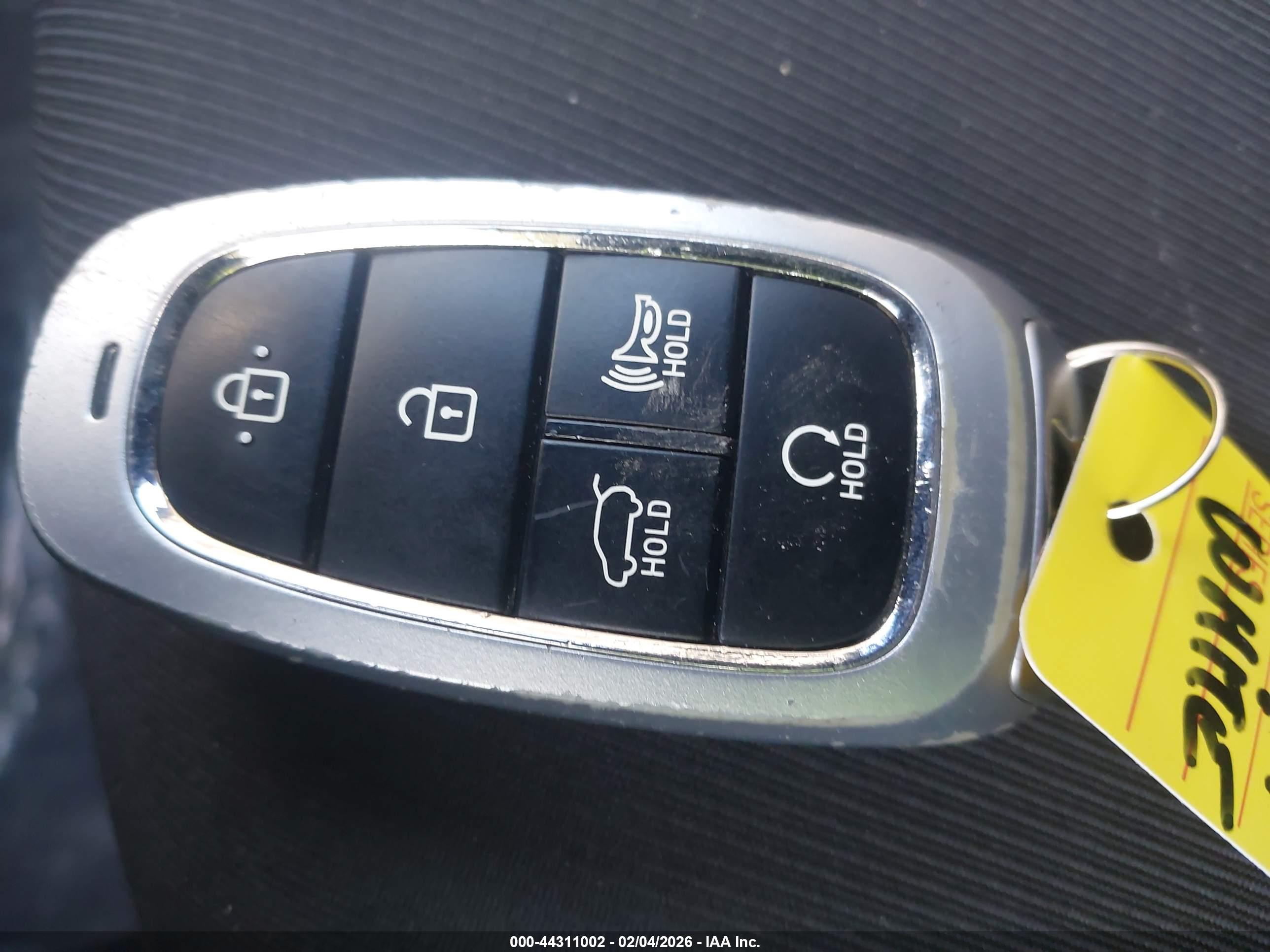 HYUNDAI TUCSON image 11
