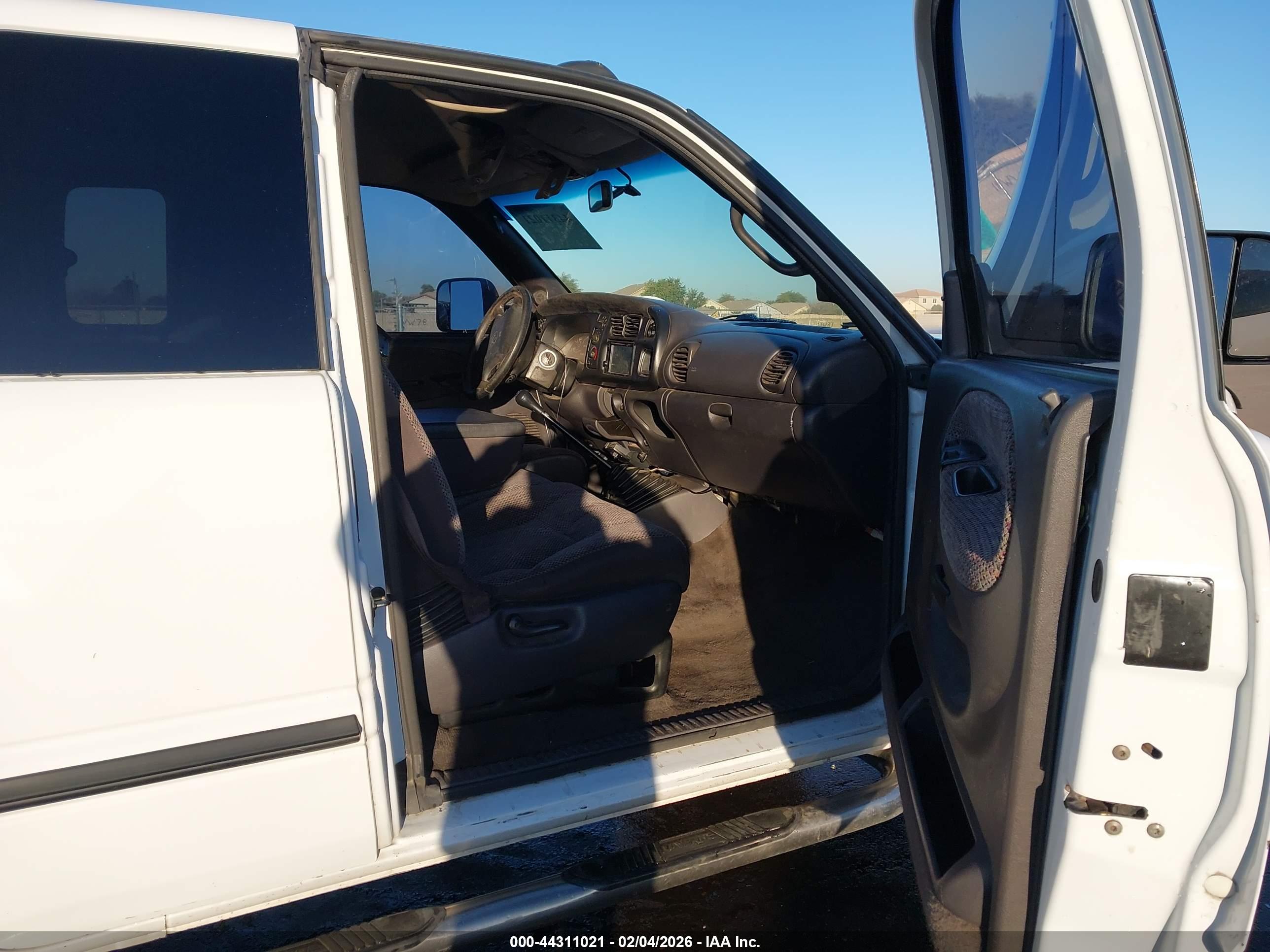 DODGE RAM image 5