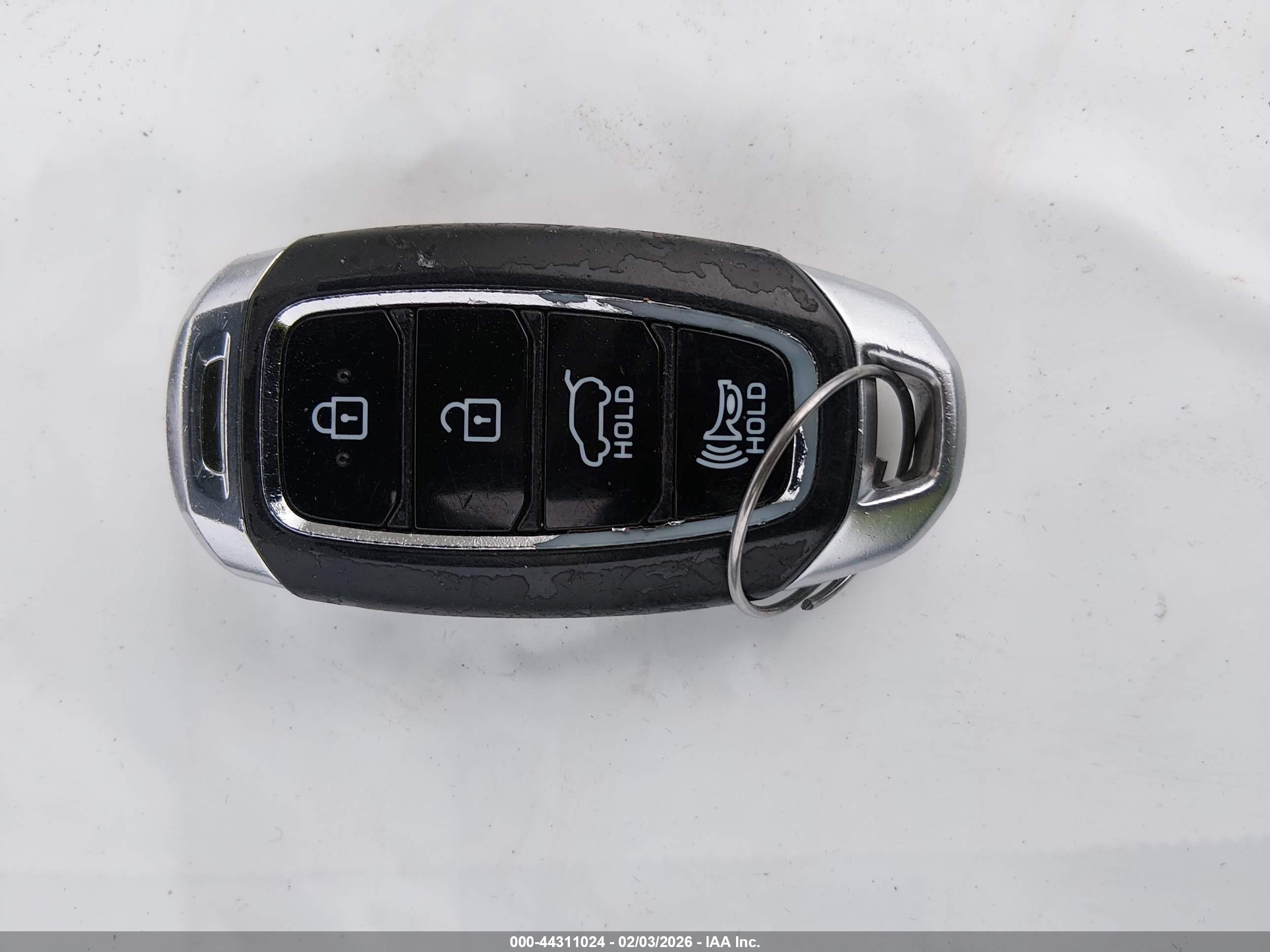HYUNDAI SANTA image 11