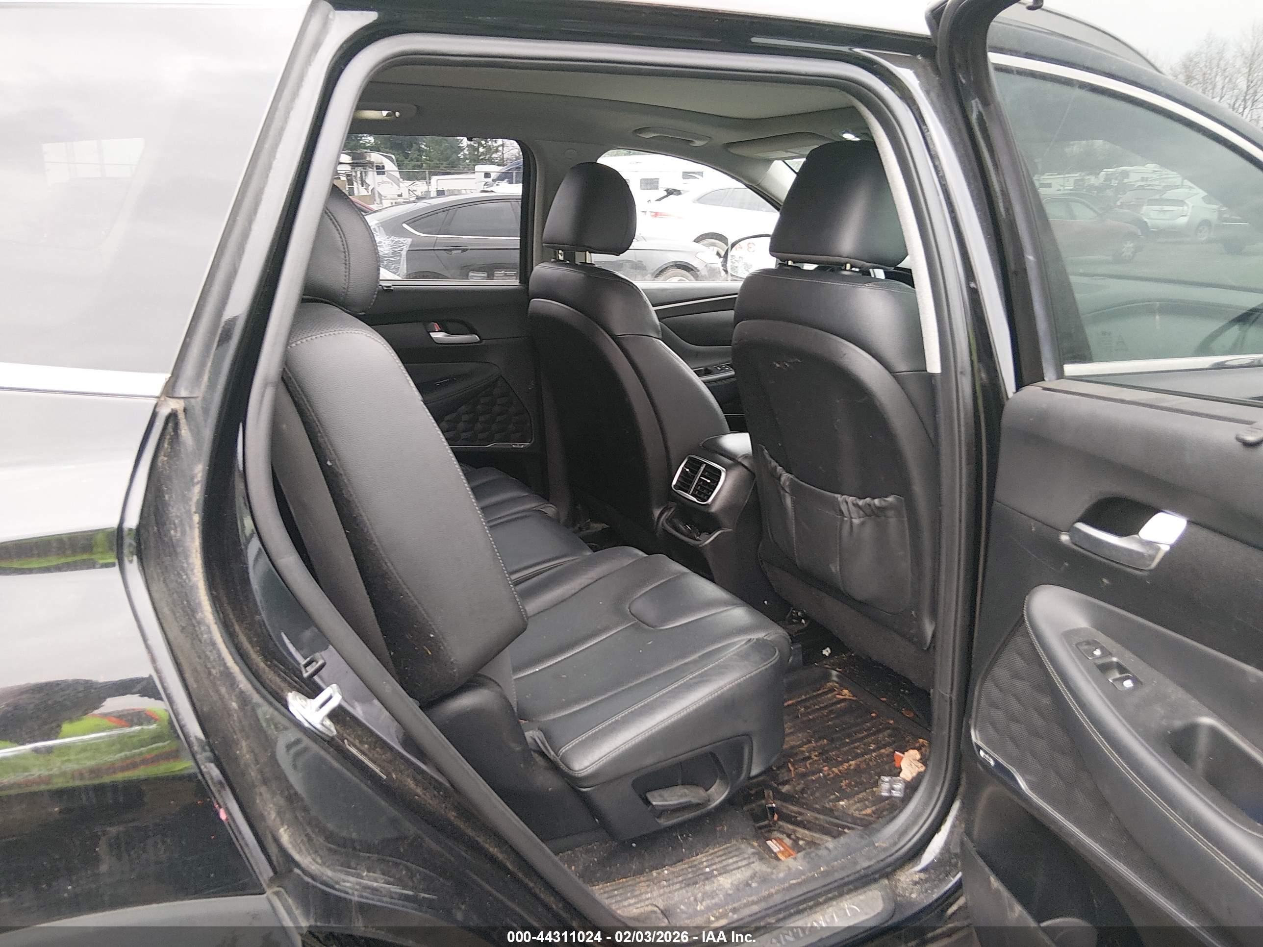HYUNDAI SANTA image 8