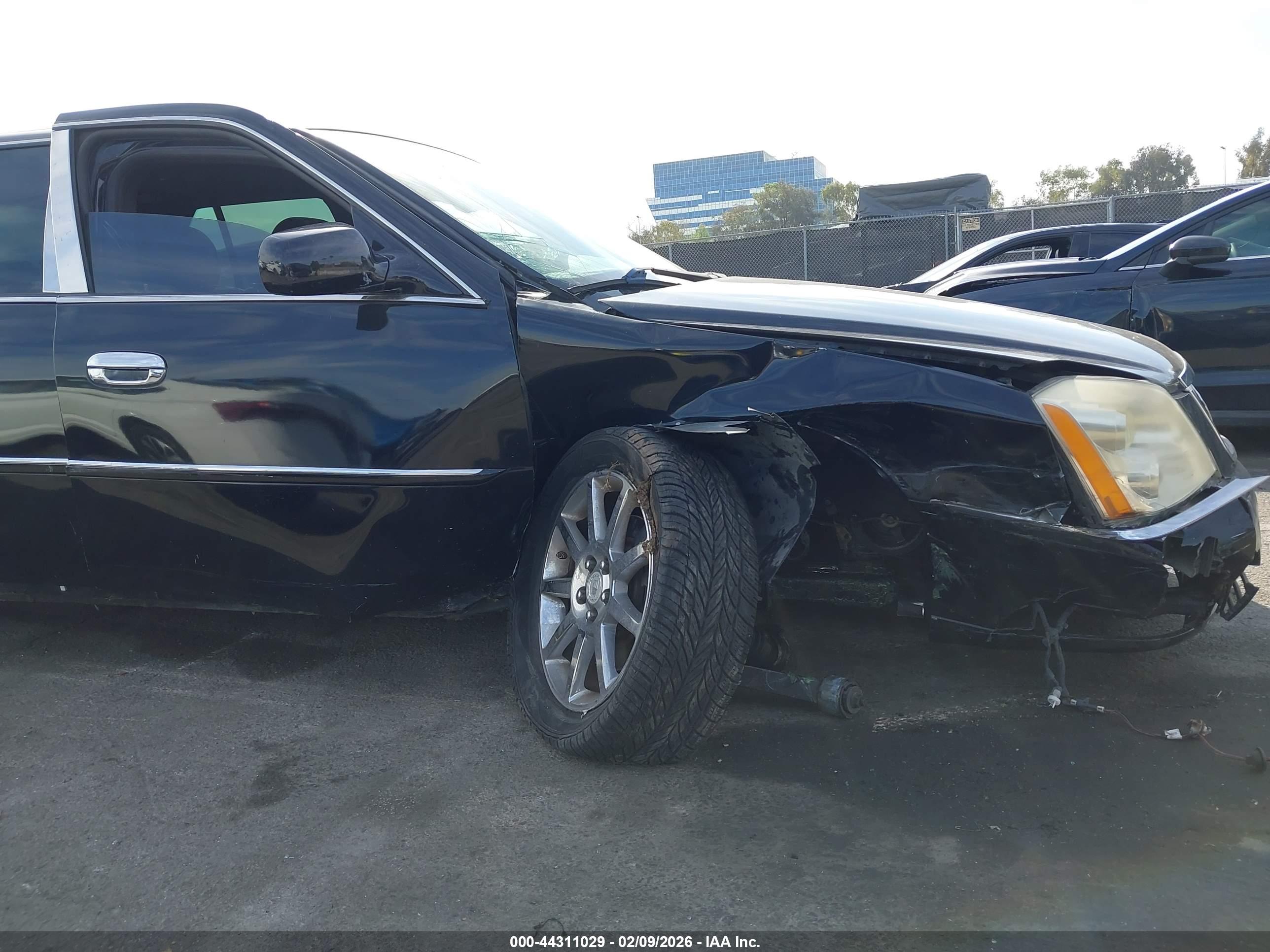 CADILLAC DTS image 6