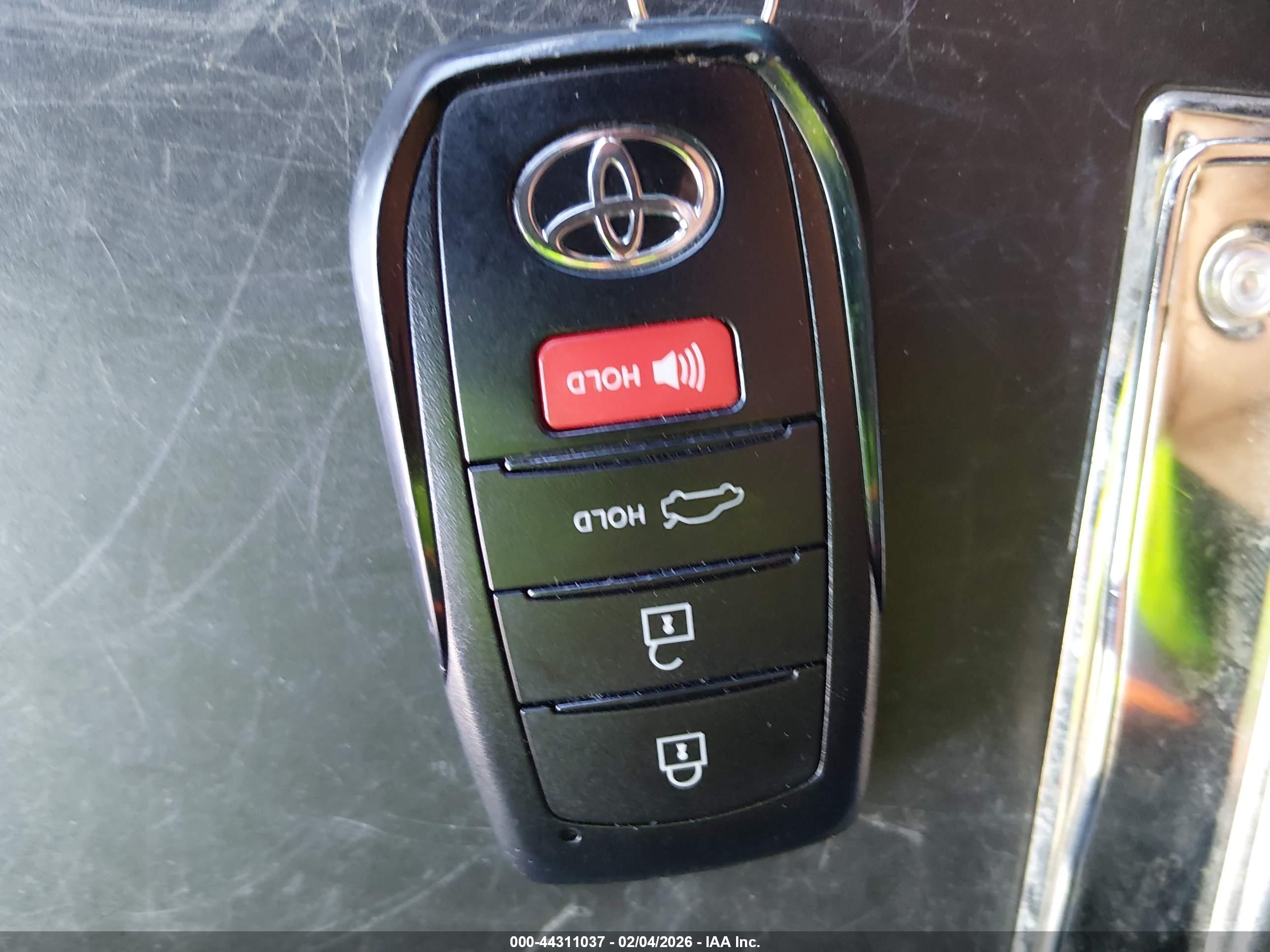TOYOTA CAMRY image 11