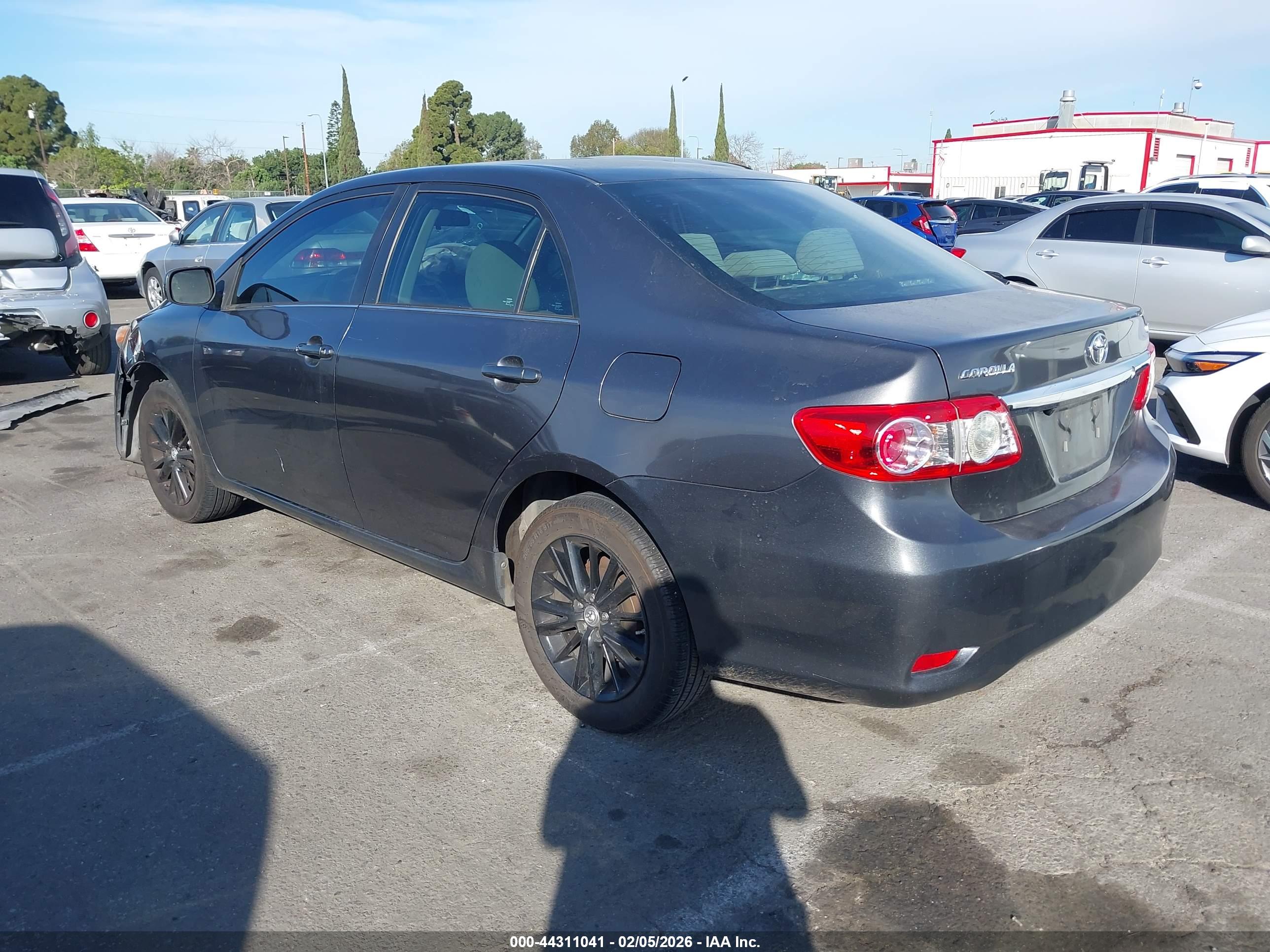 TOYOTA COROLLA image 3