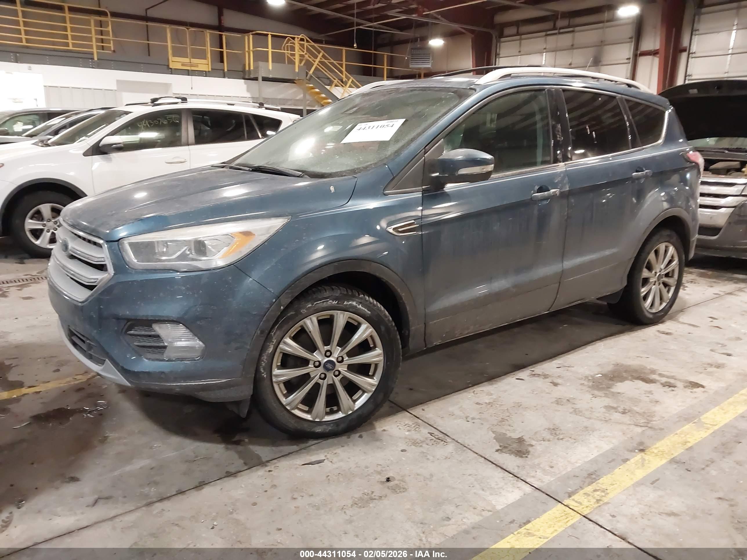 FORD ESCAPE image 2