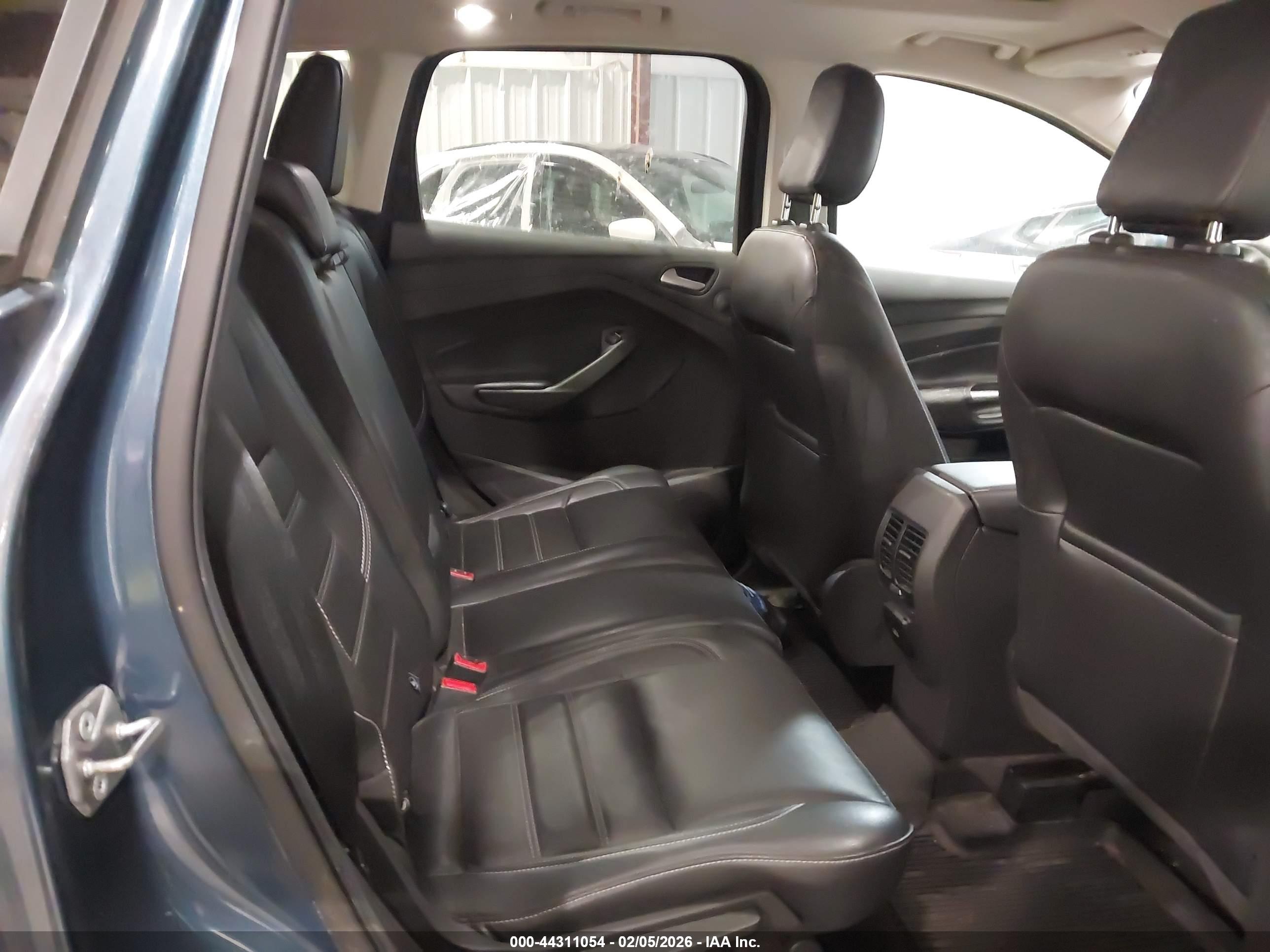 FORD ESCAPE image 8