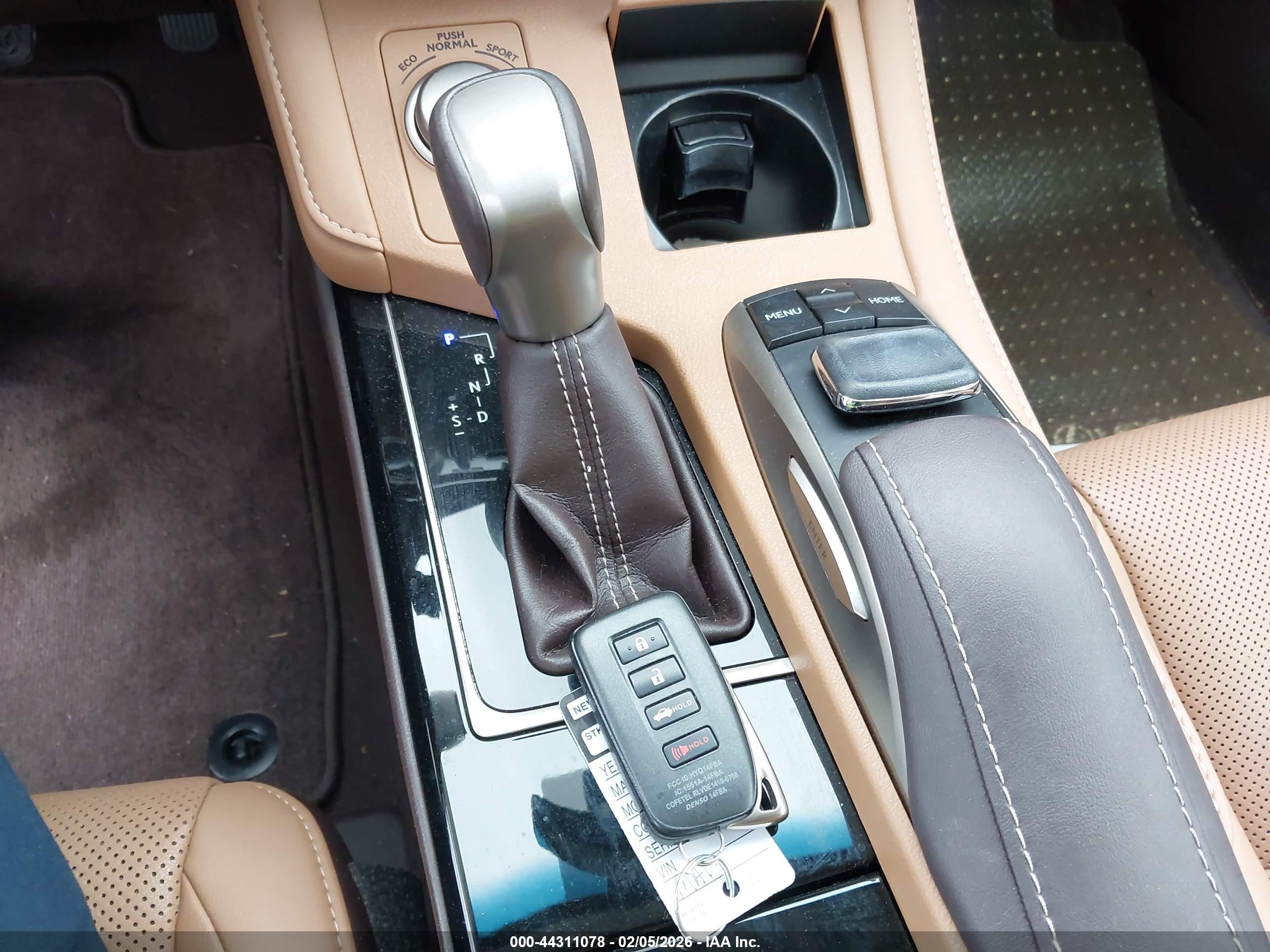 LEXUS ES image 11