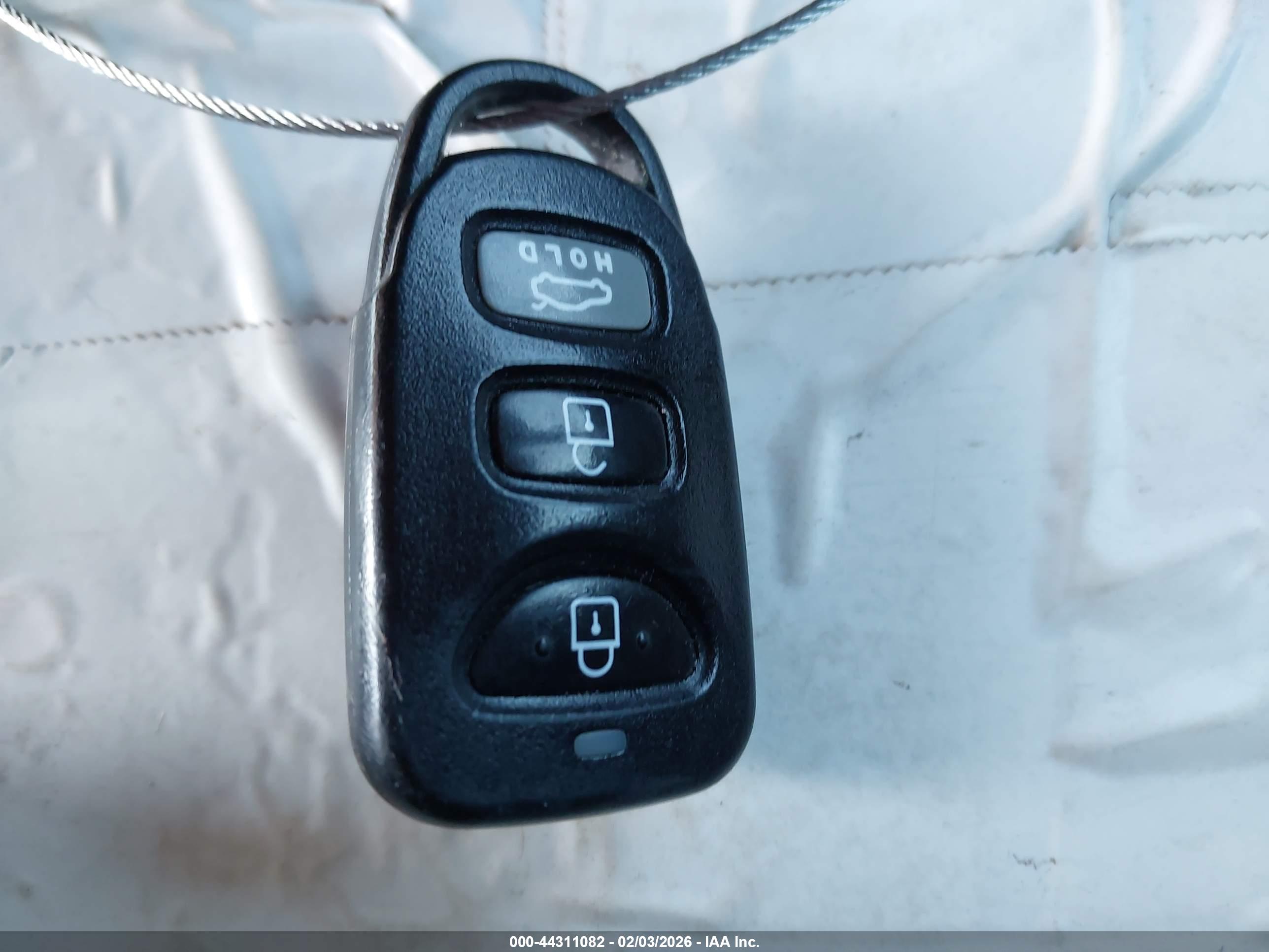 HYUNDAI ELANTRA image 11
