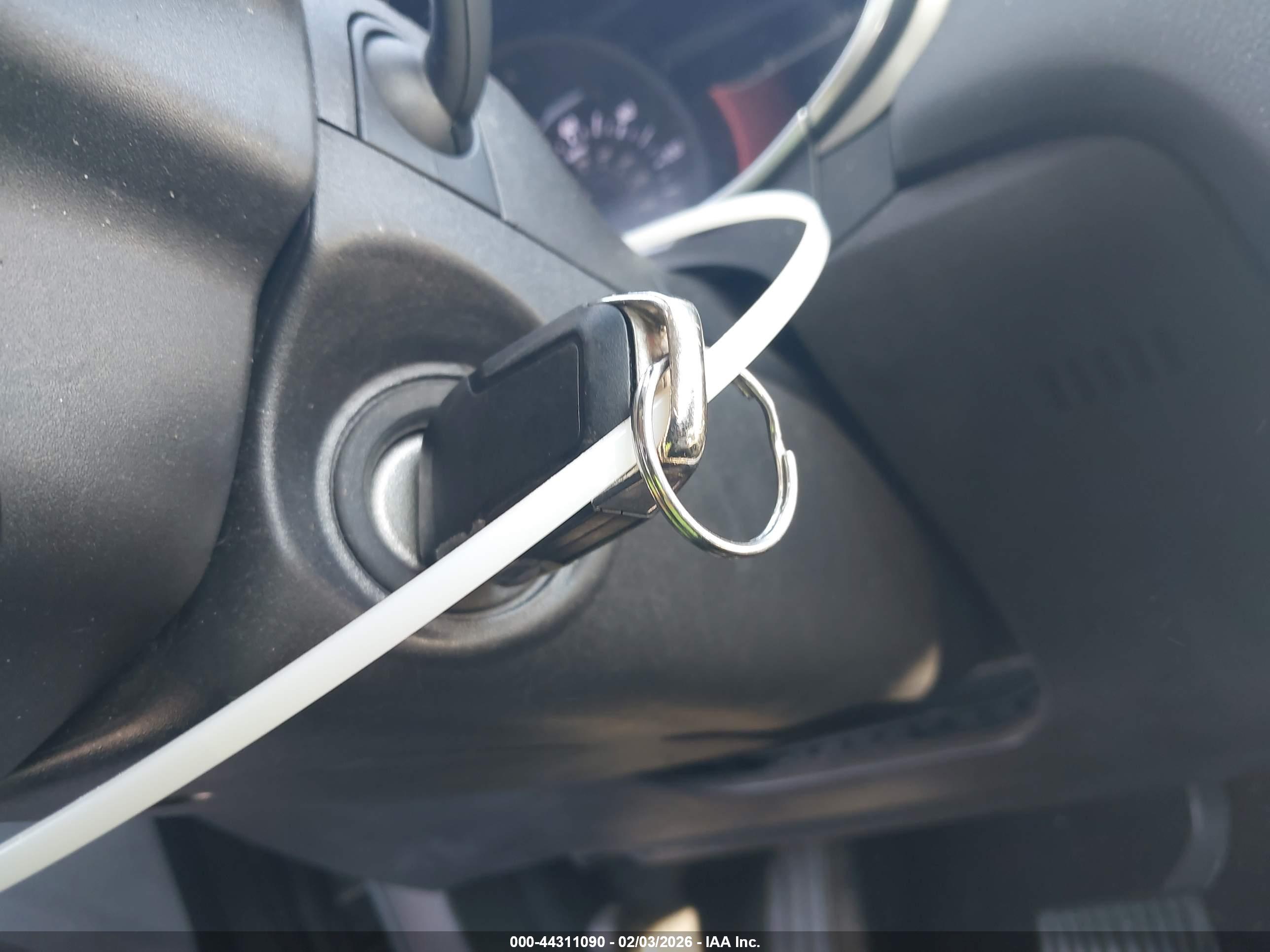 FORD FUSION image 11