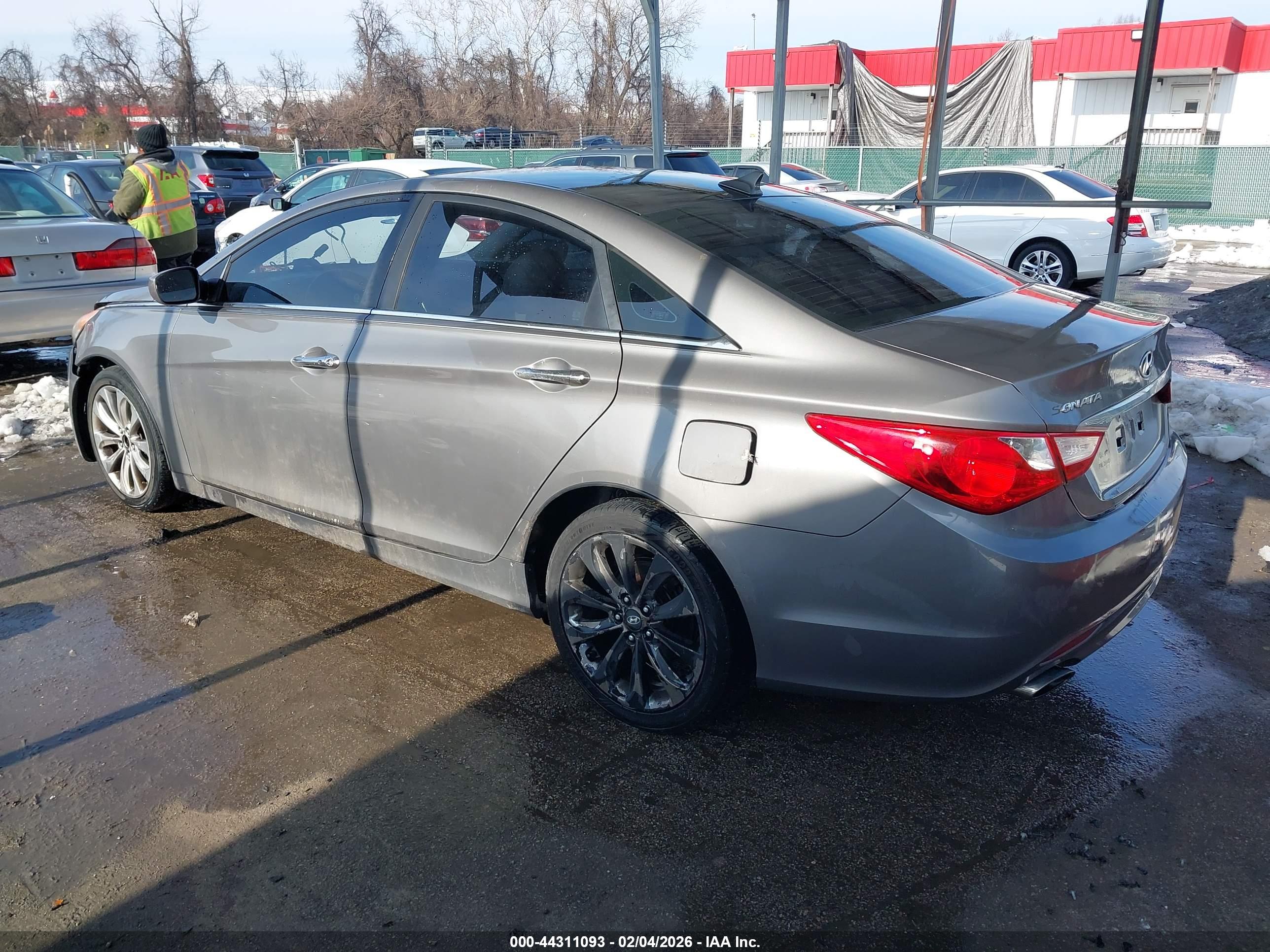 HYUNDAI SONATA image 3