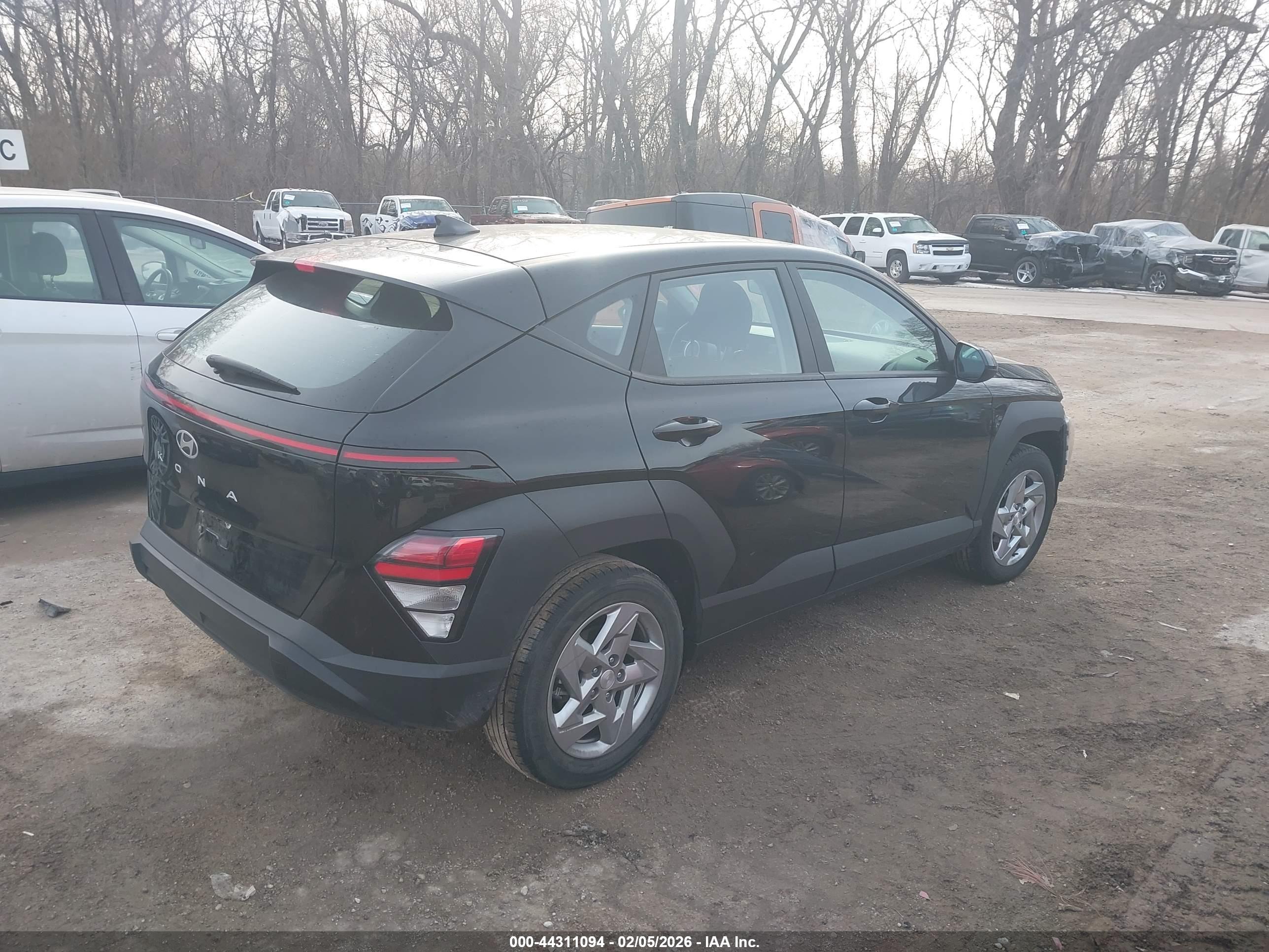 HYUNDAI KONA image 4