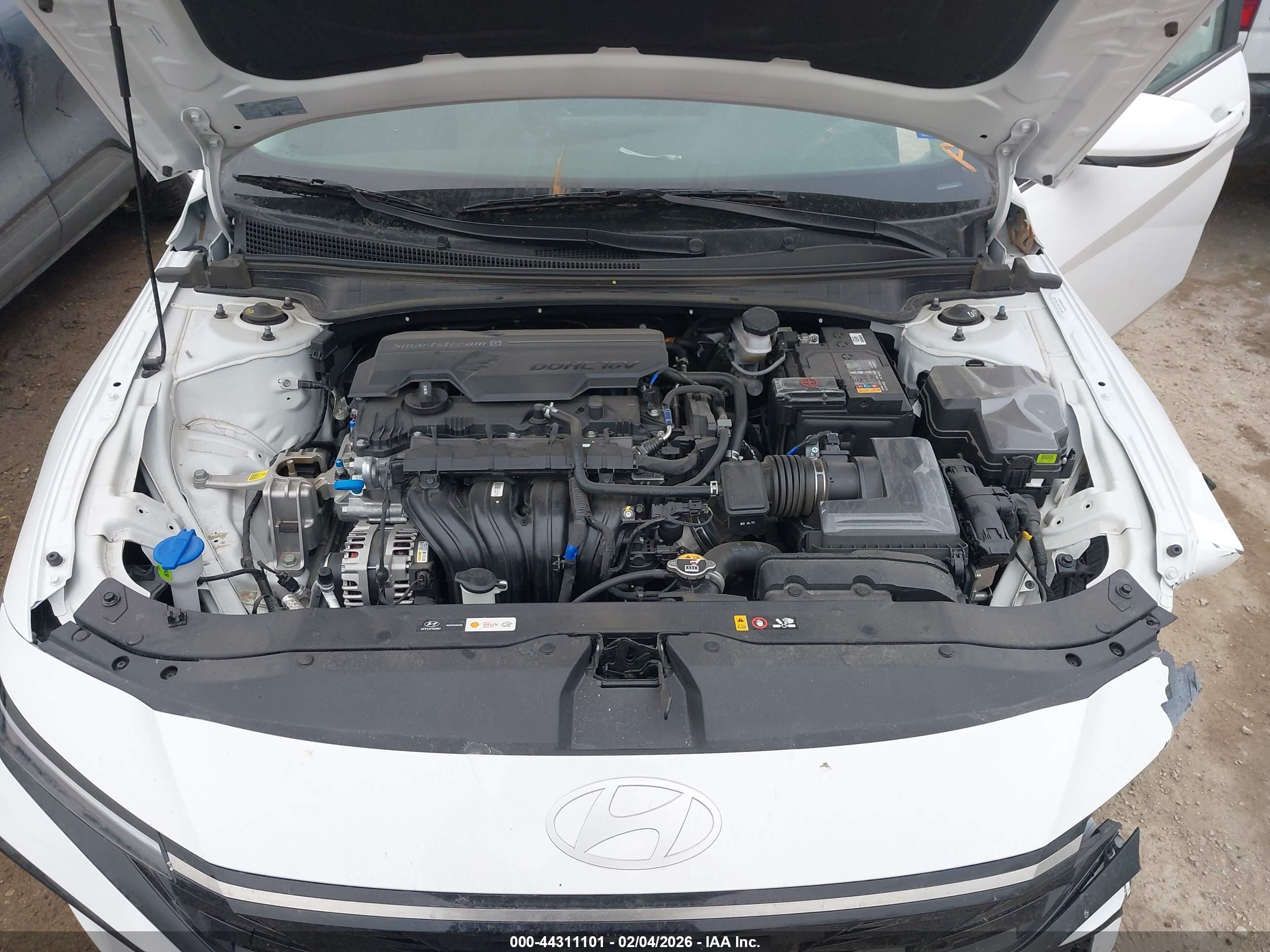 HYUNDAI ELANTRA image 10