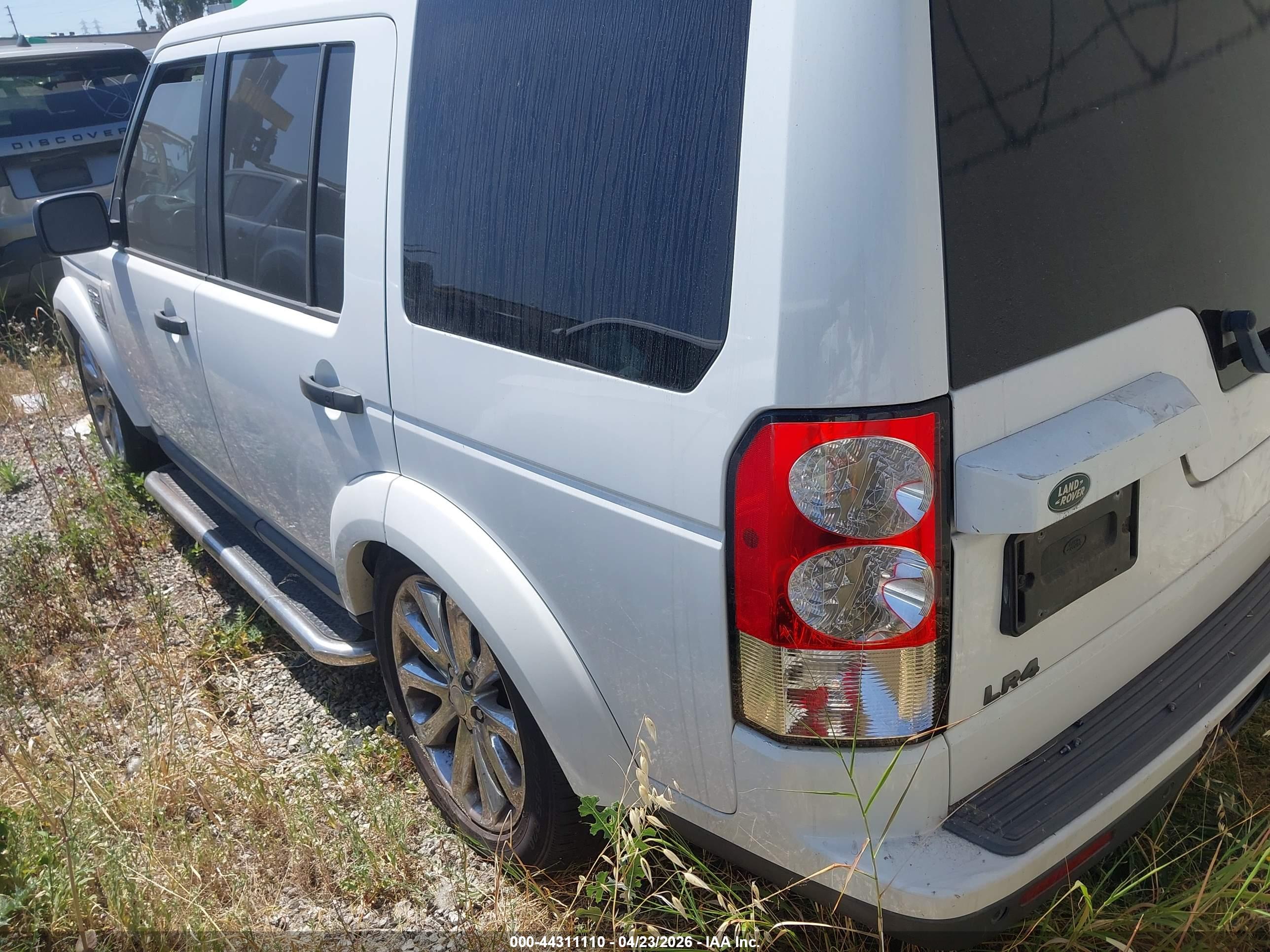 LAND ROVER image 3