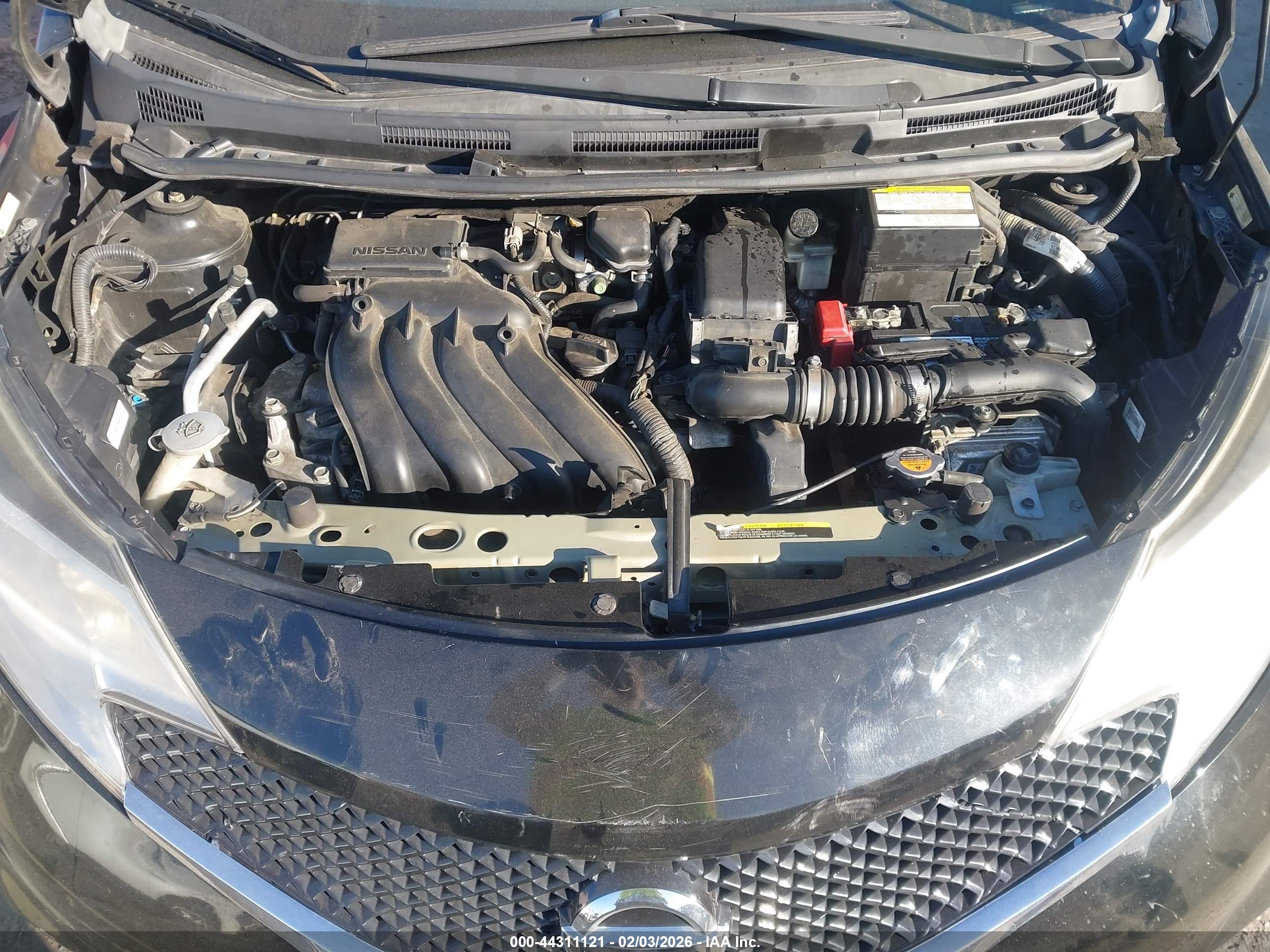 NISSAN VERSA image 10