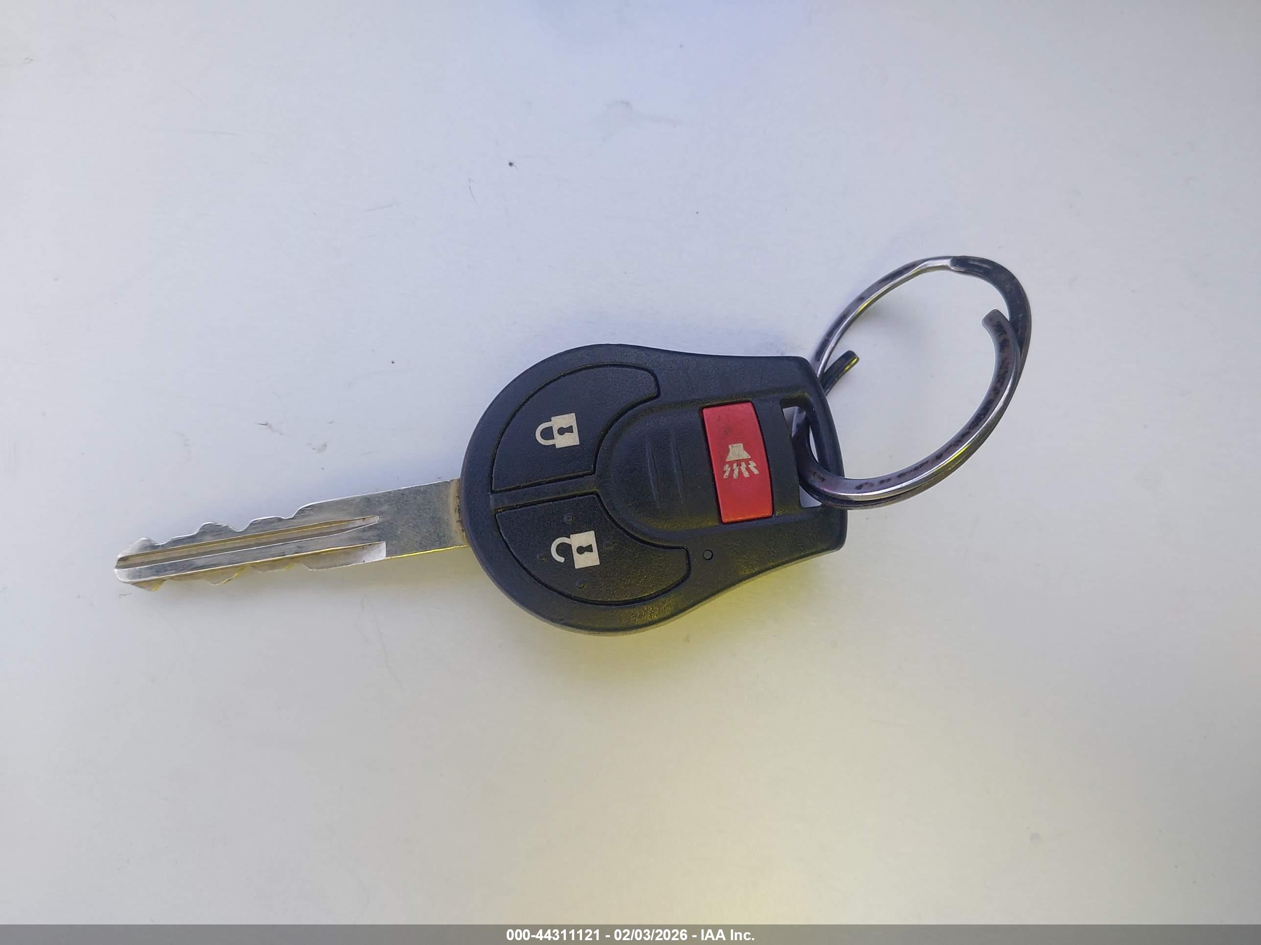 NISSAN VERSA image 11