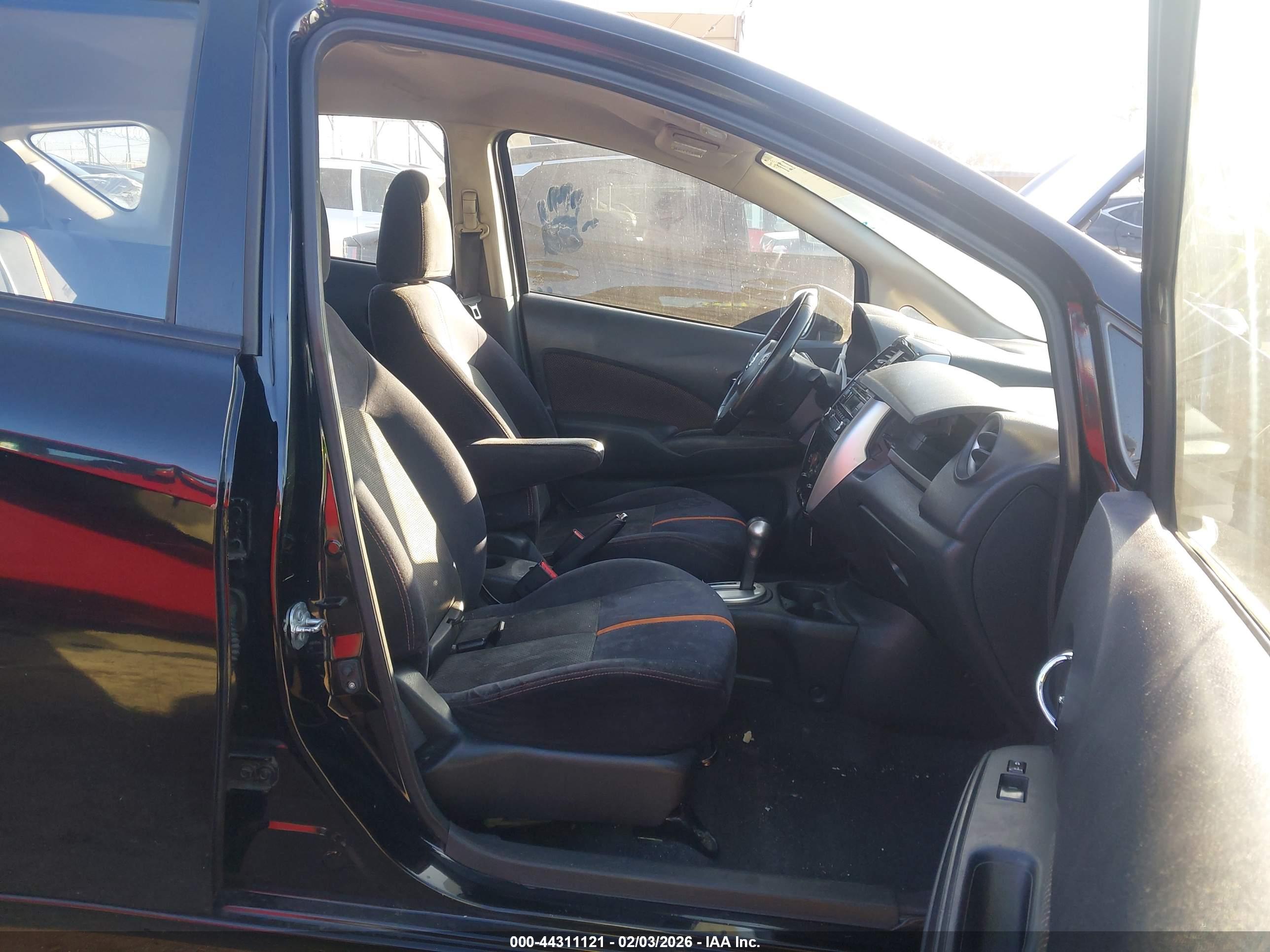 NISSAN VERSA image 5
