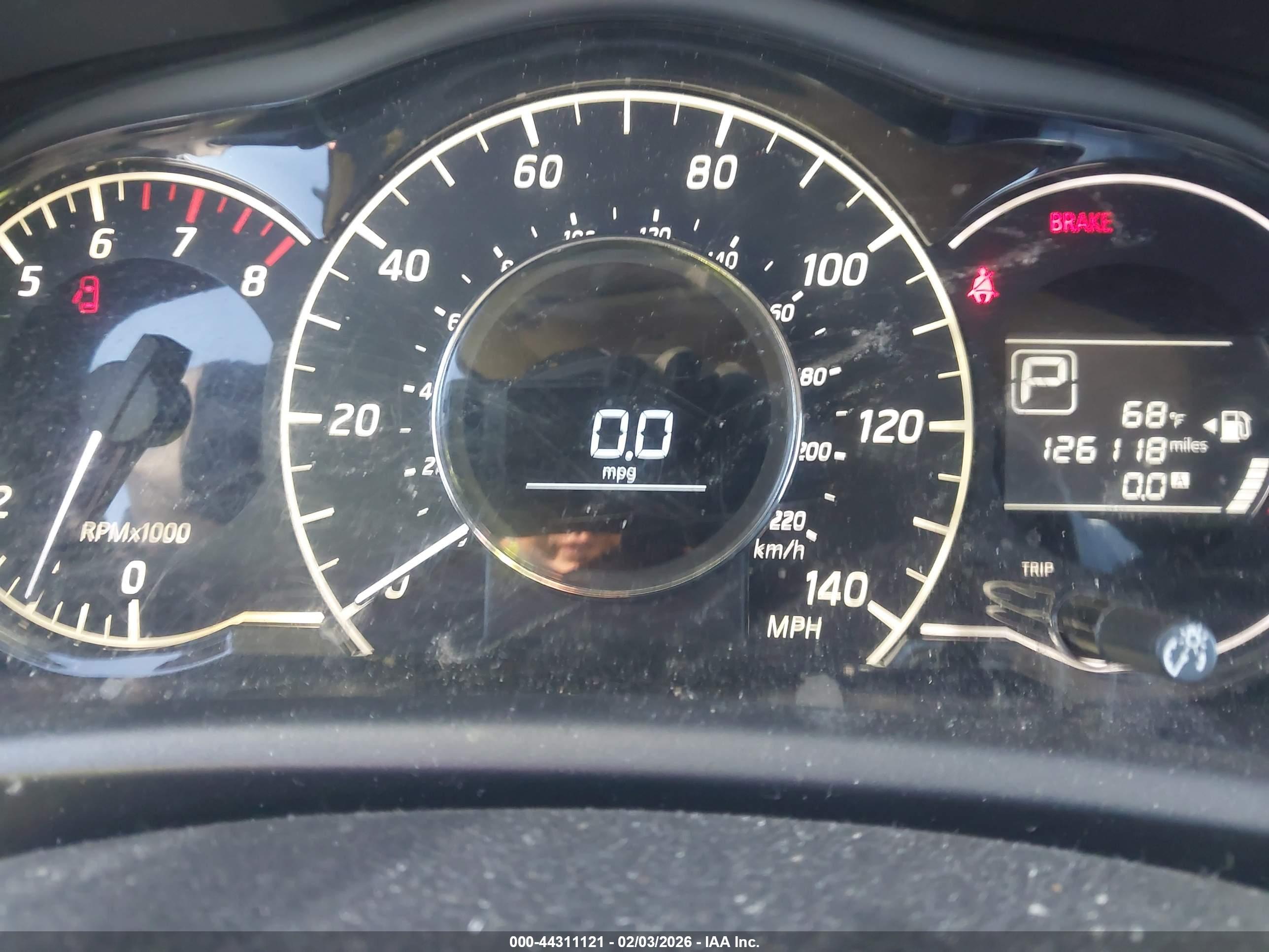 NISSAN VERSA image 7
