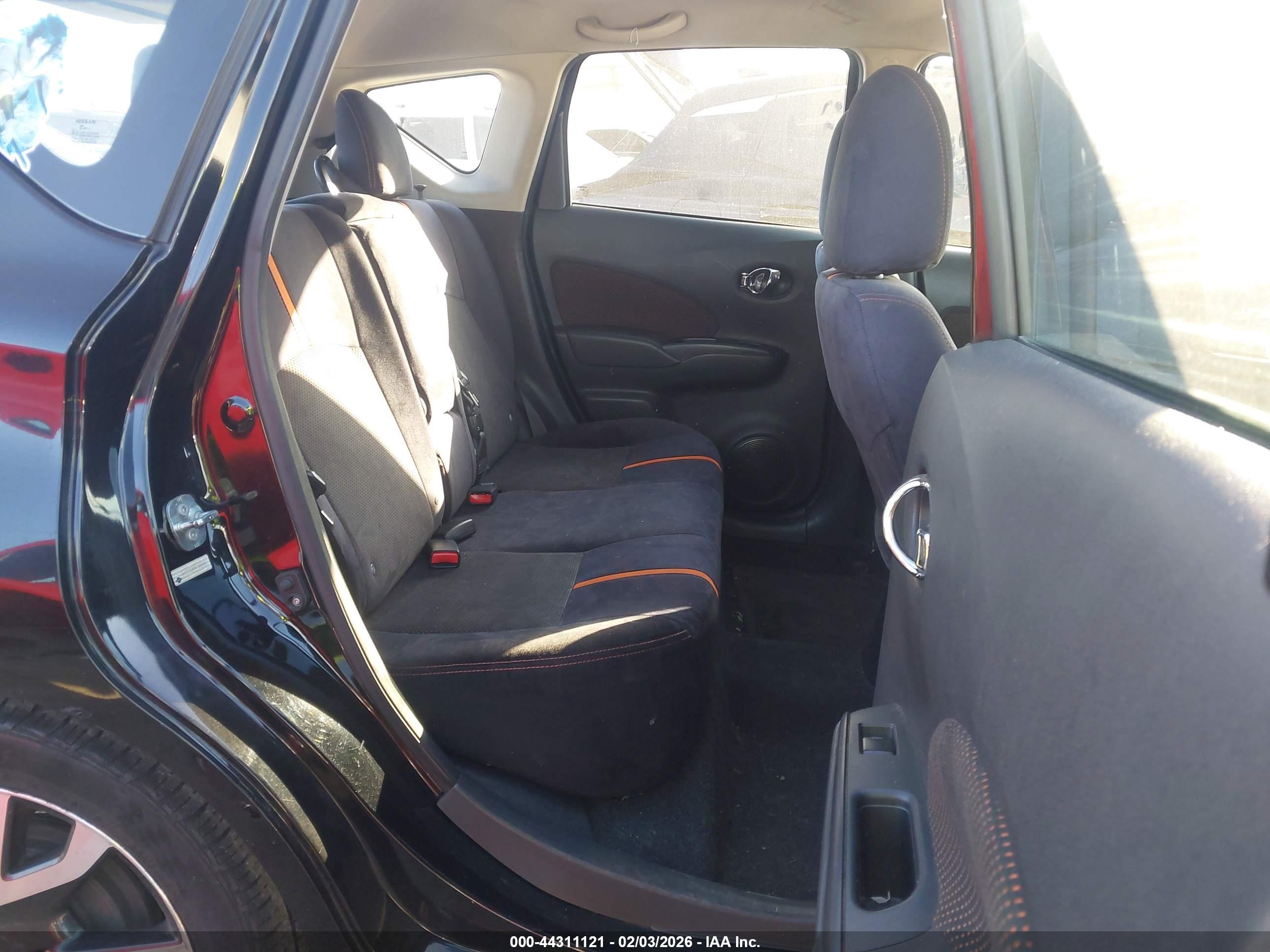 NISSAN VERSA image 8
