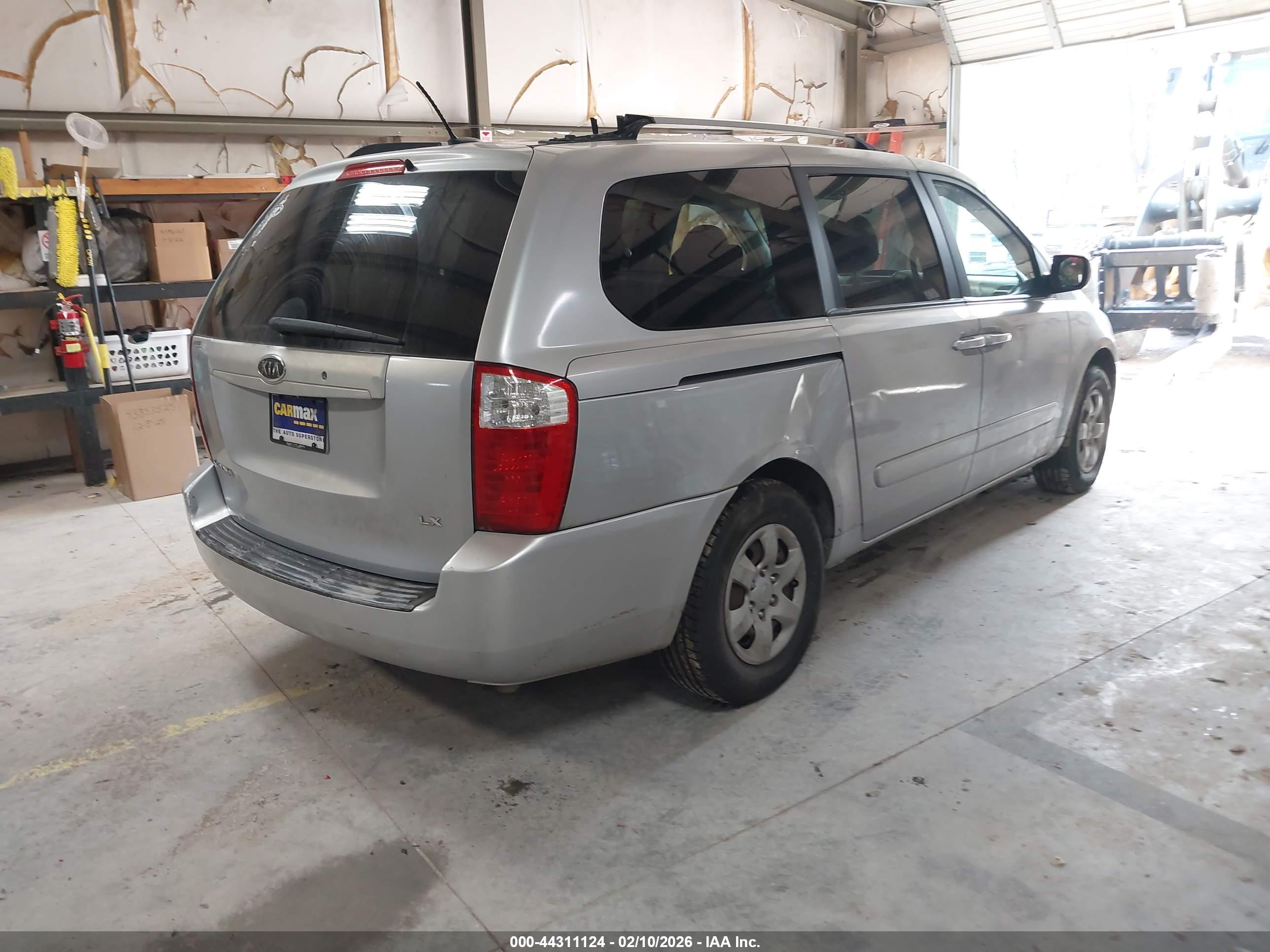 KIA SEDONA image 4