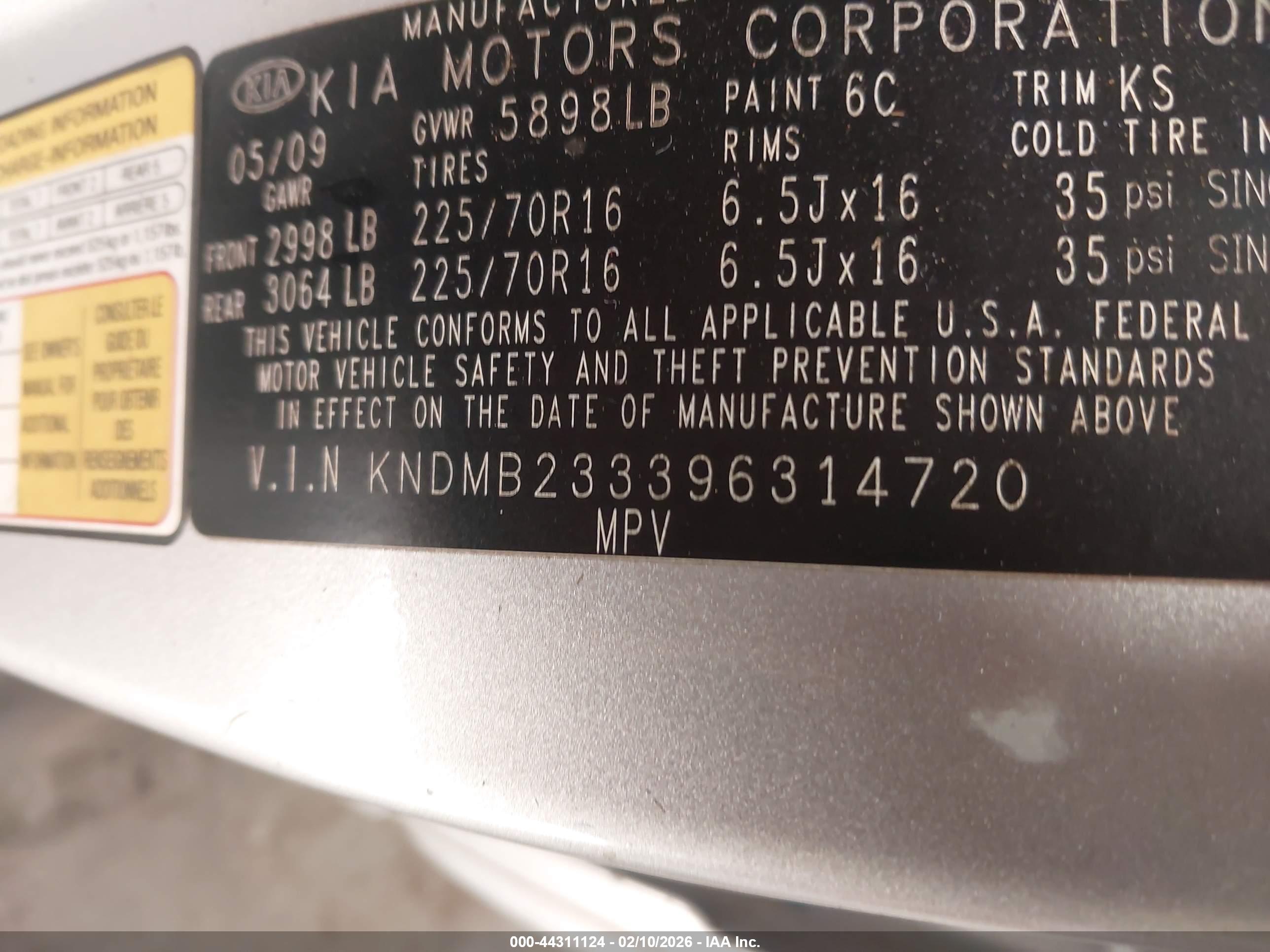 KIA SEDONA image 9