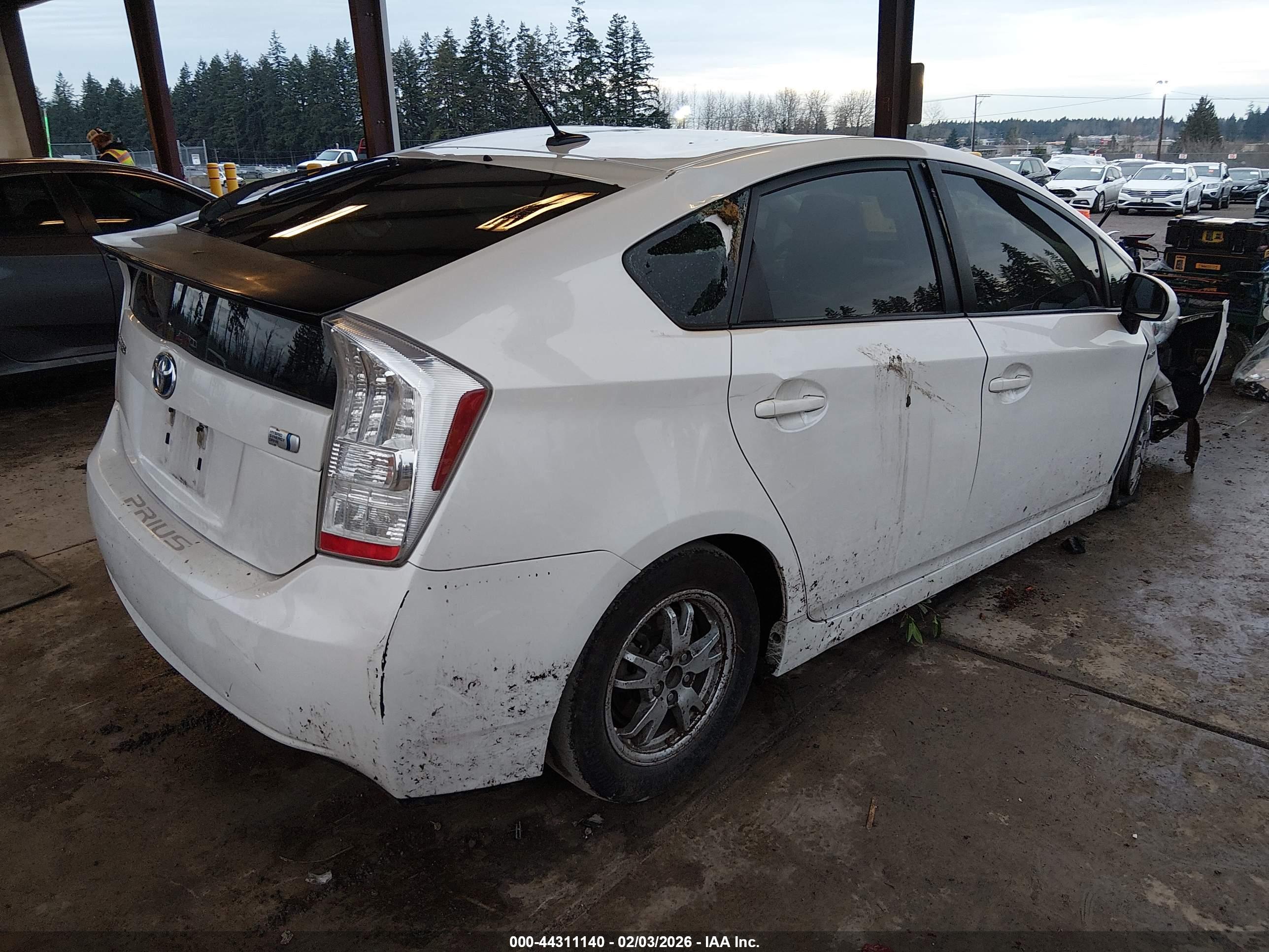 TOYOTA PRIUS image 4