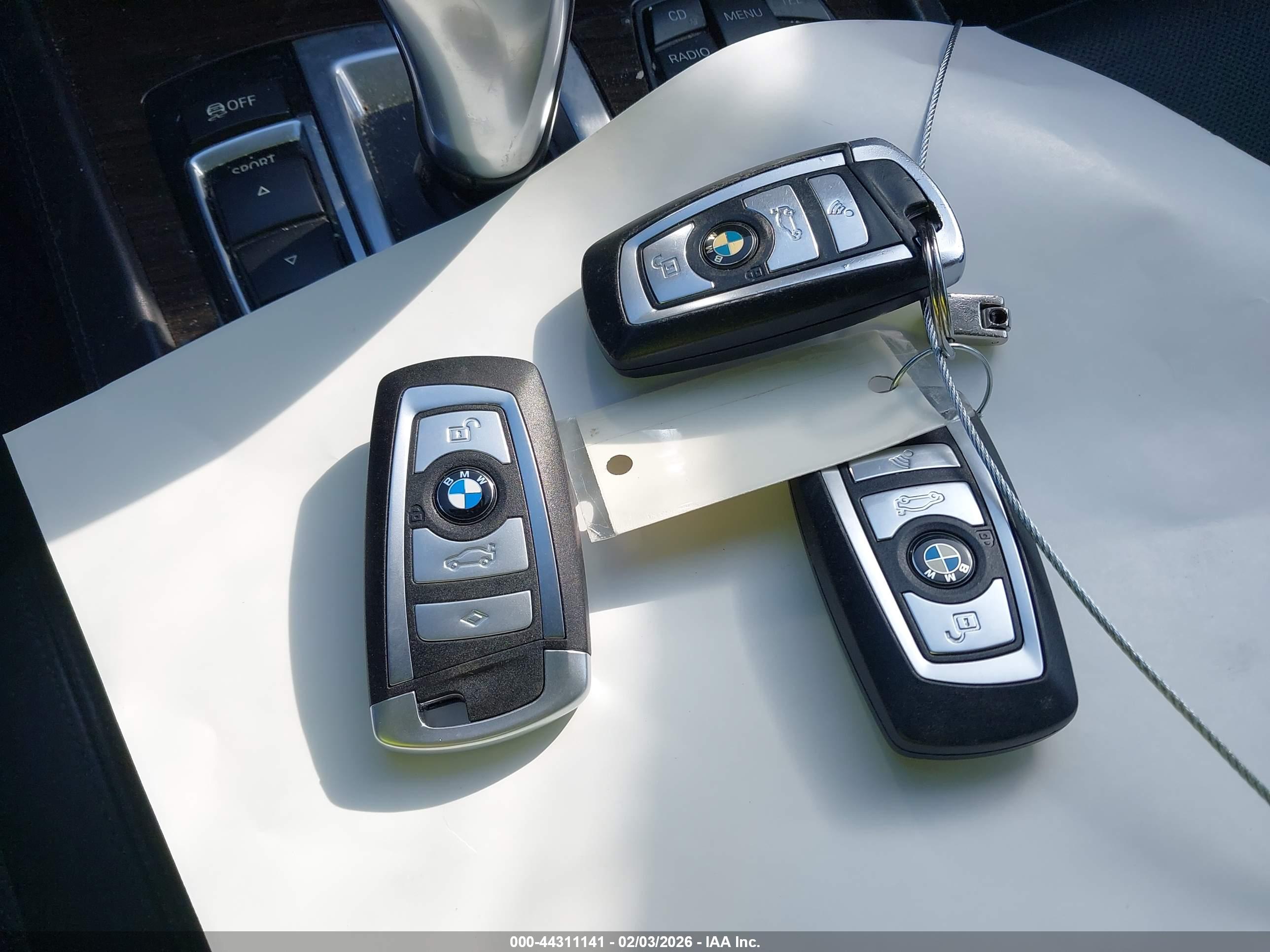 BMW 750I image 11