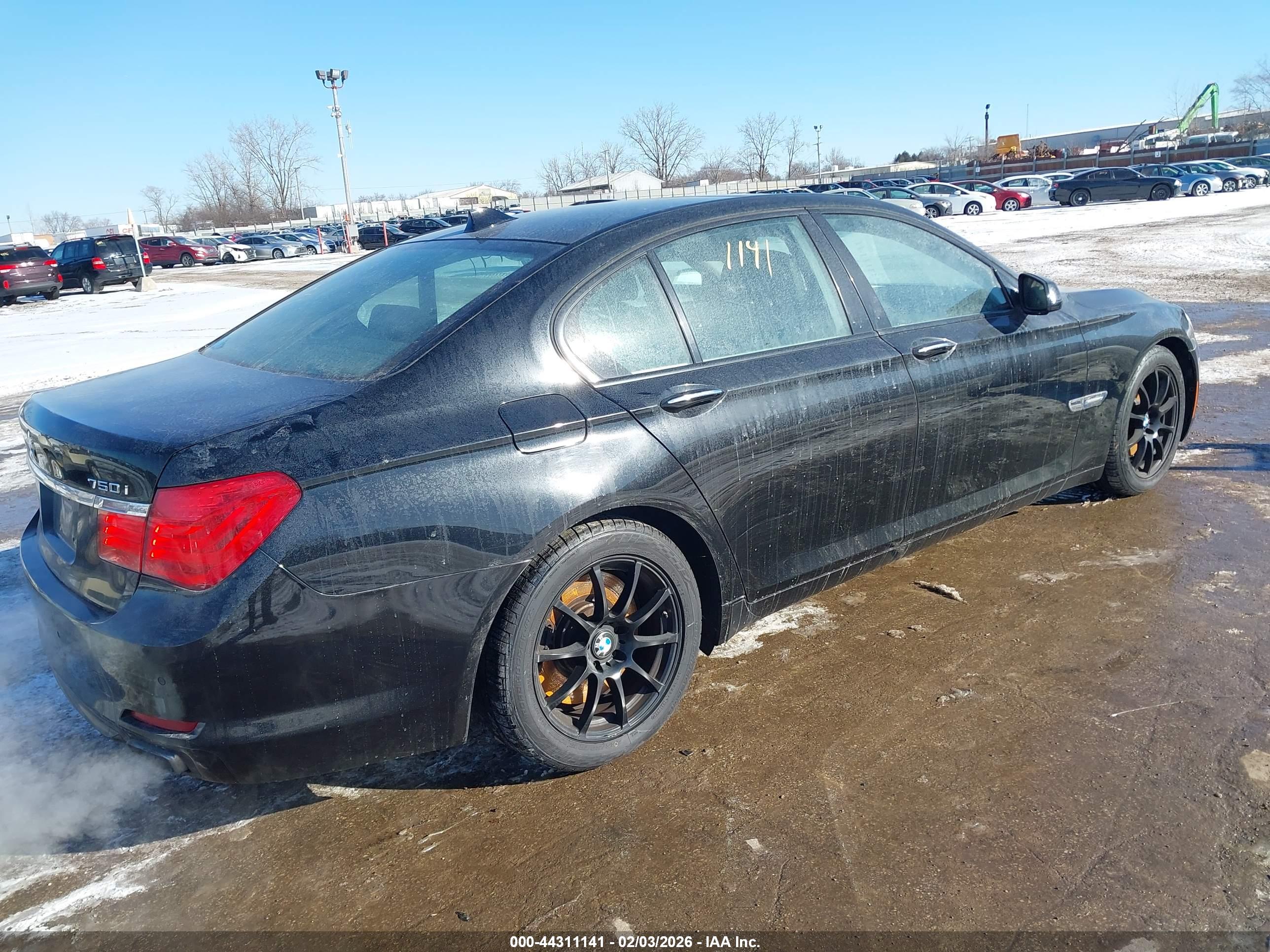 BMW 750I image 4