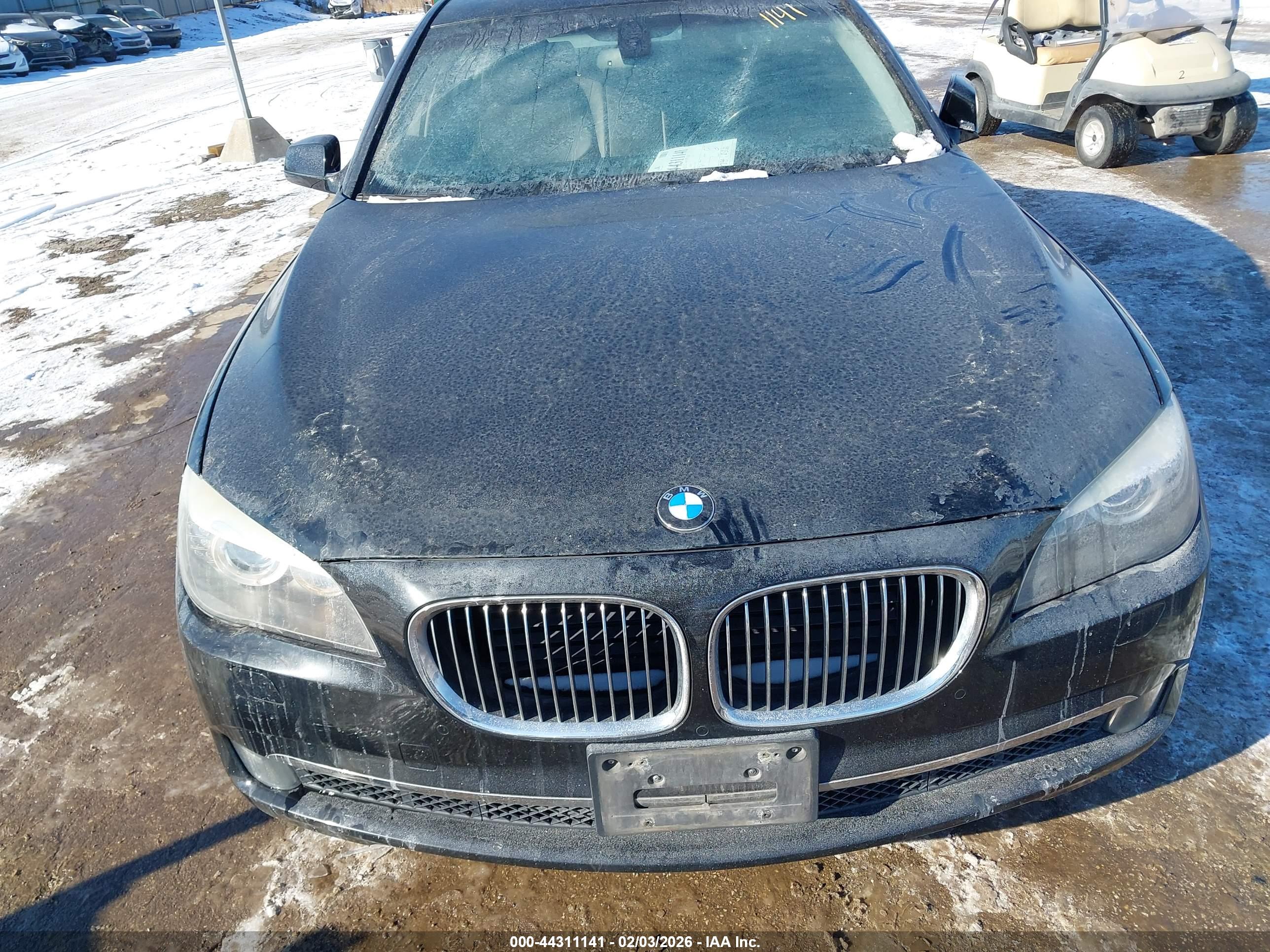 BMW 750I image 6