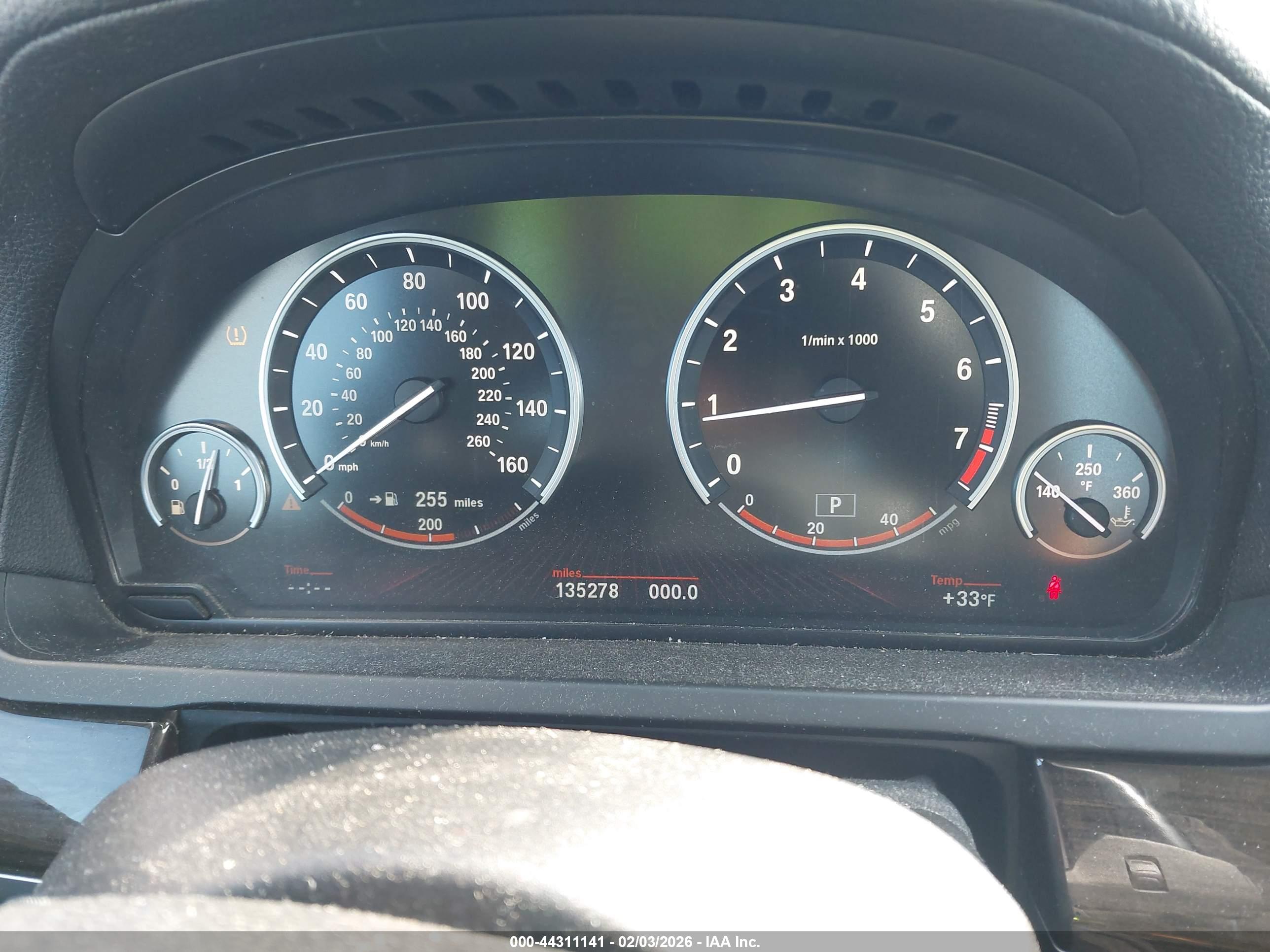 BMW 750I image 7