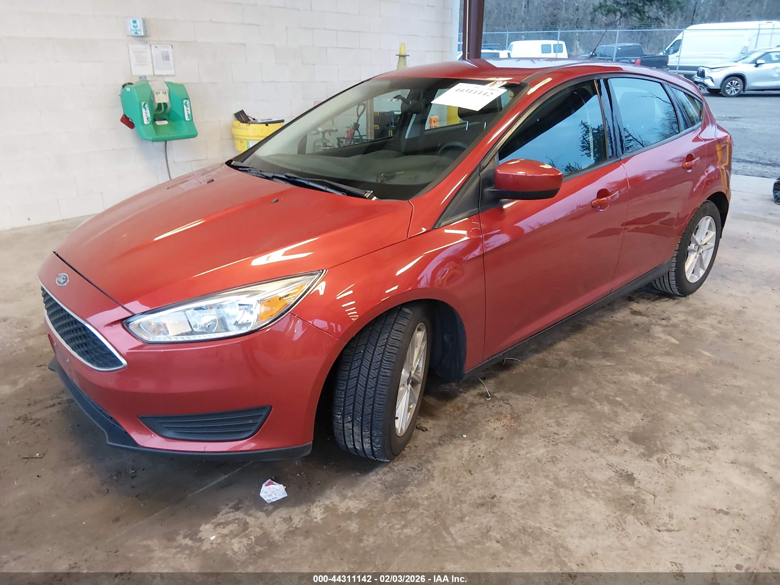 FORD FOCUS image 2