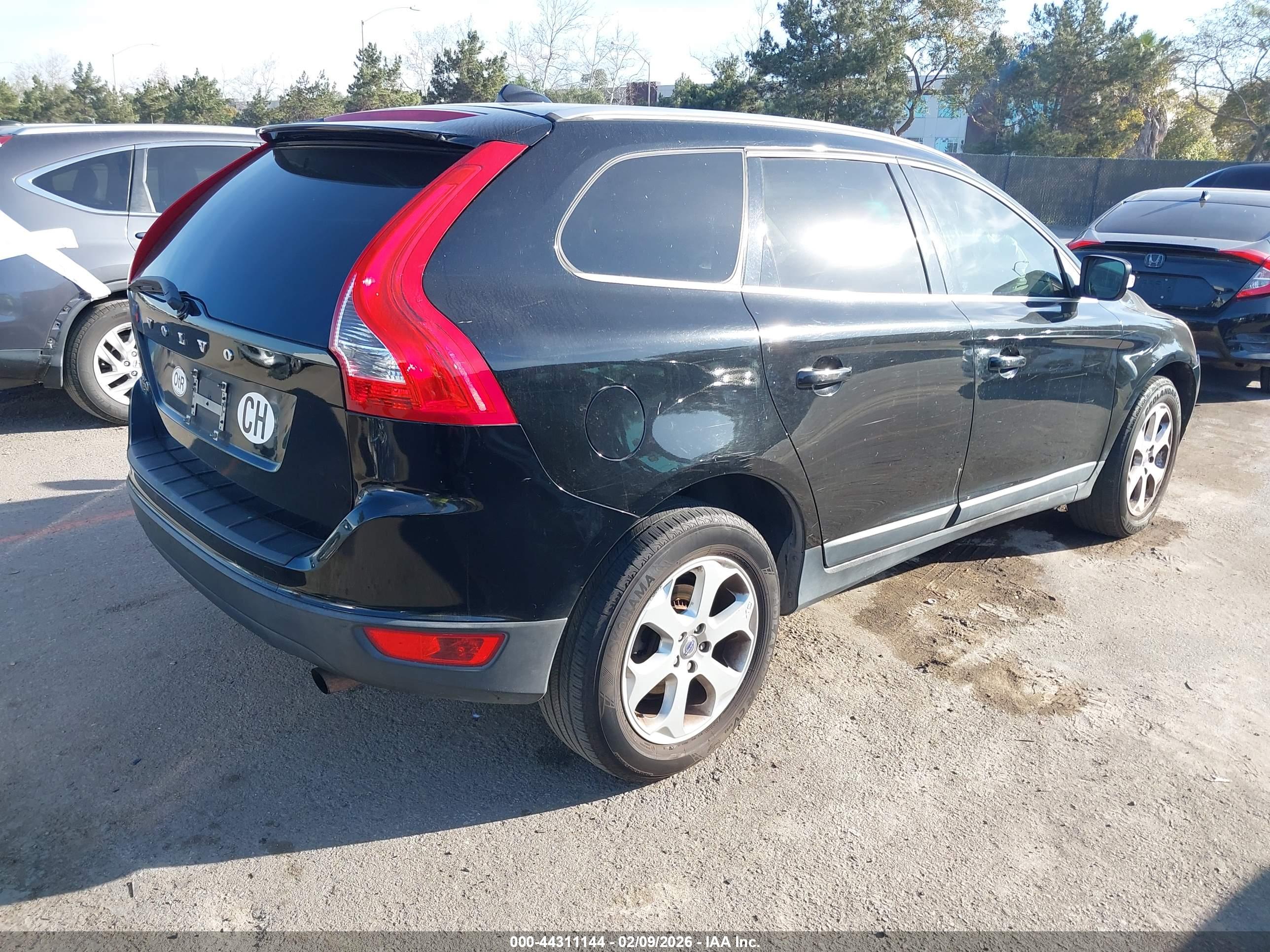VOLVO XC60 image 4