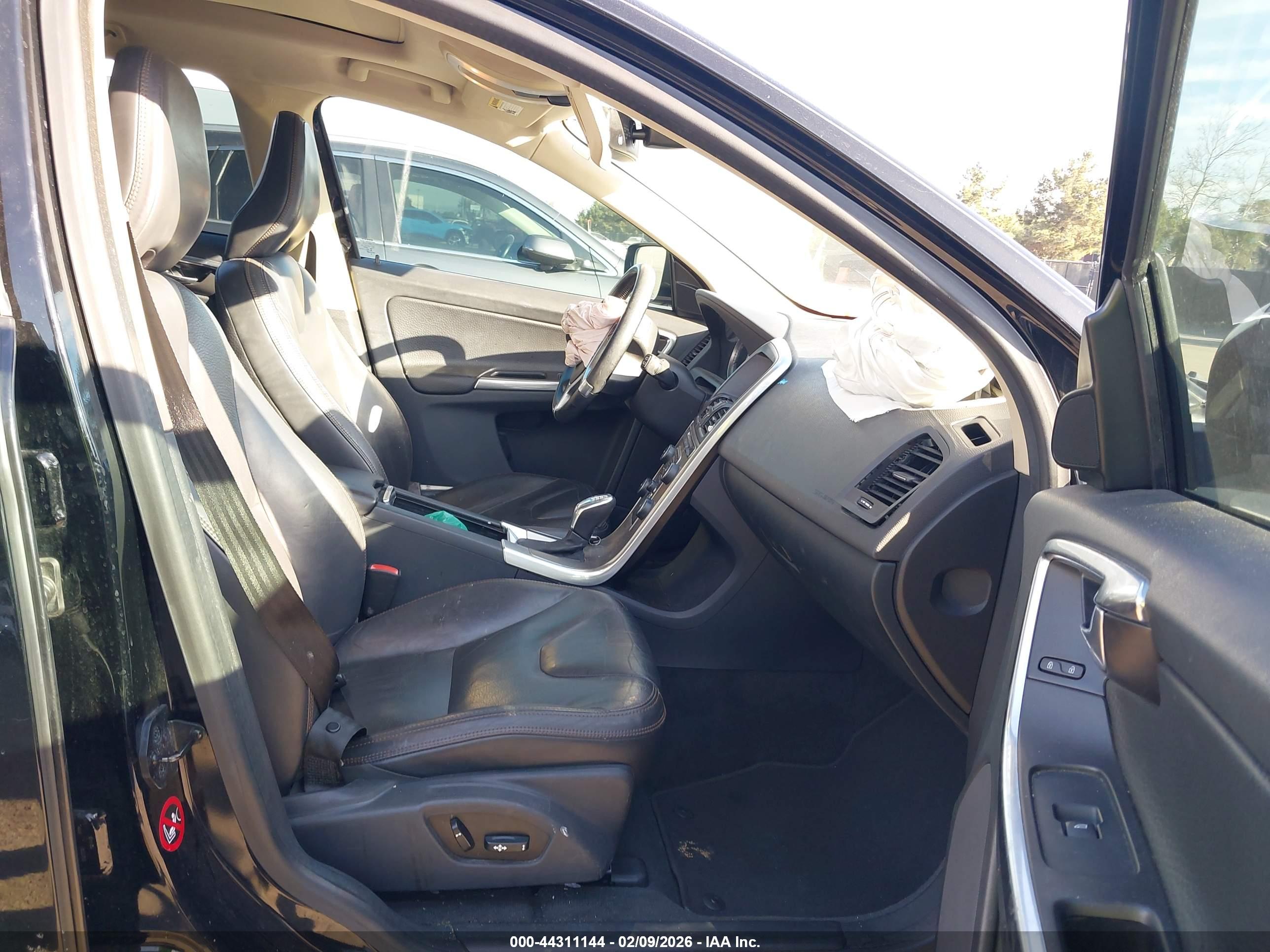 VOLVO XC60 image 5