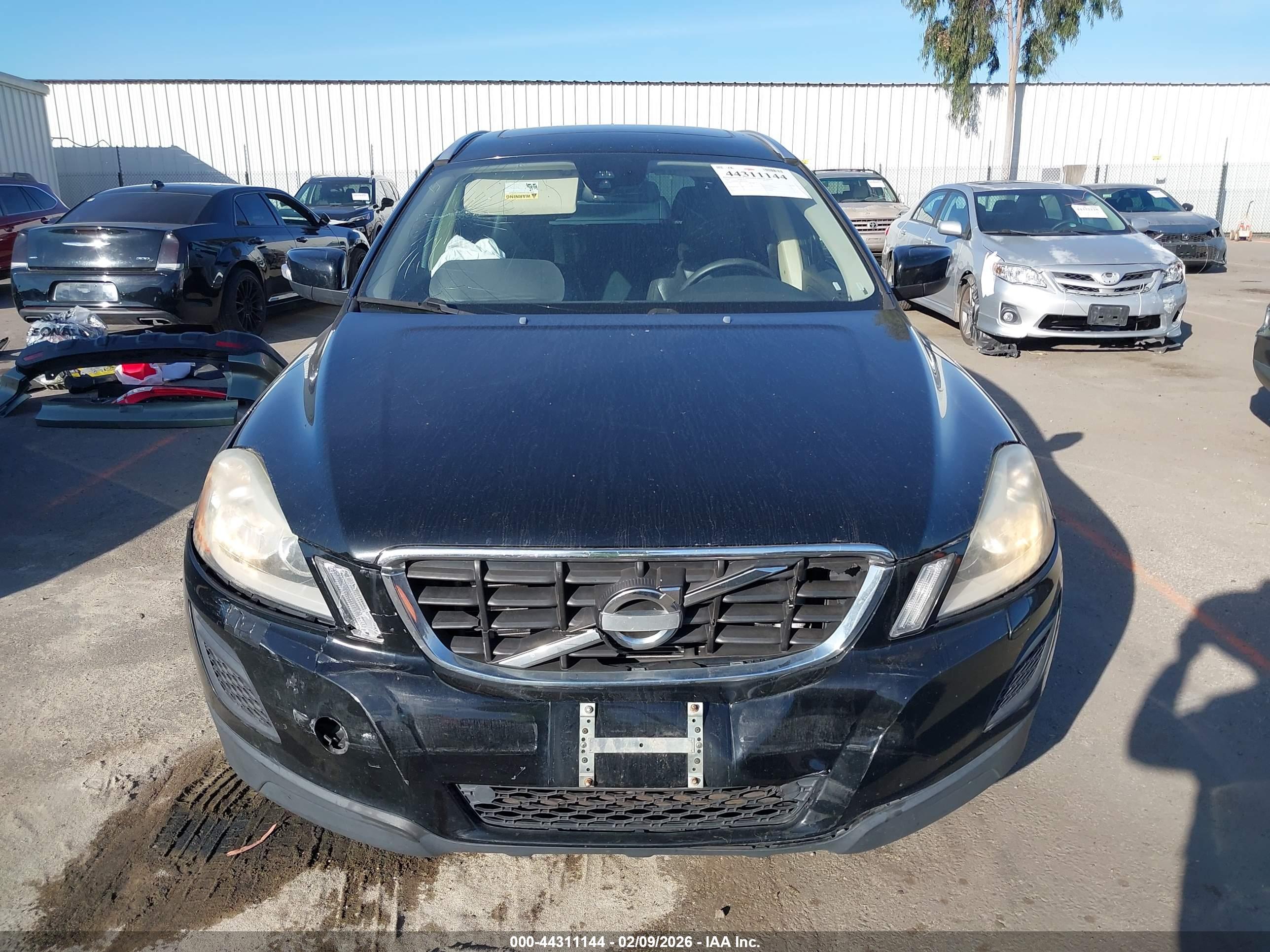 VOLVO XC60 image 6