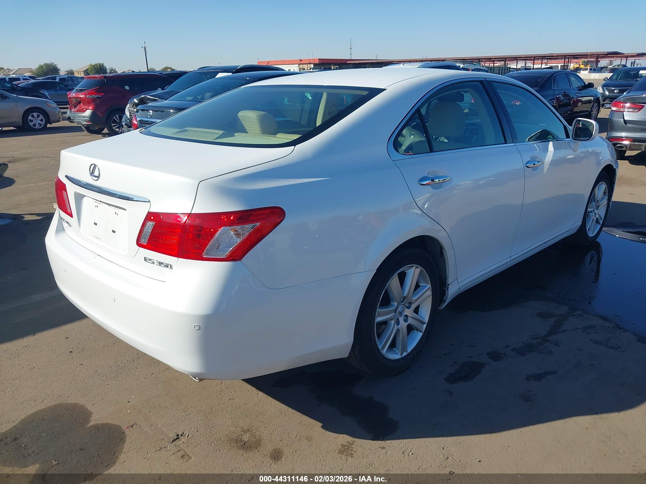 LEXUS ES image 4