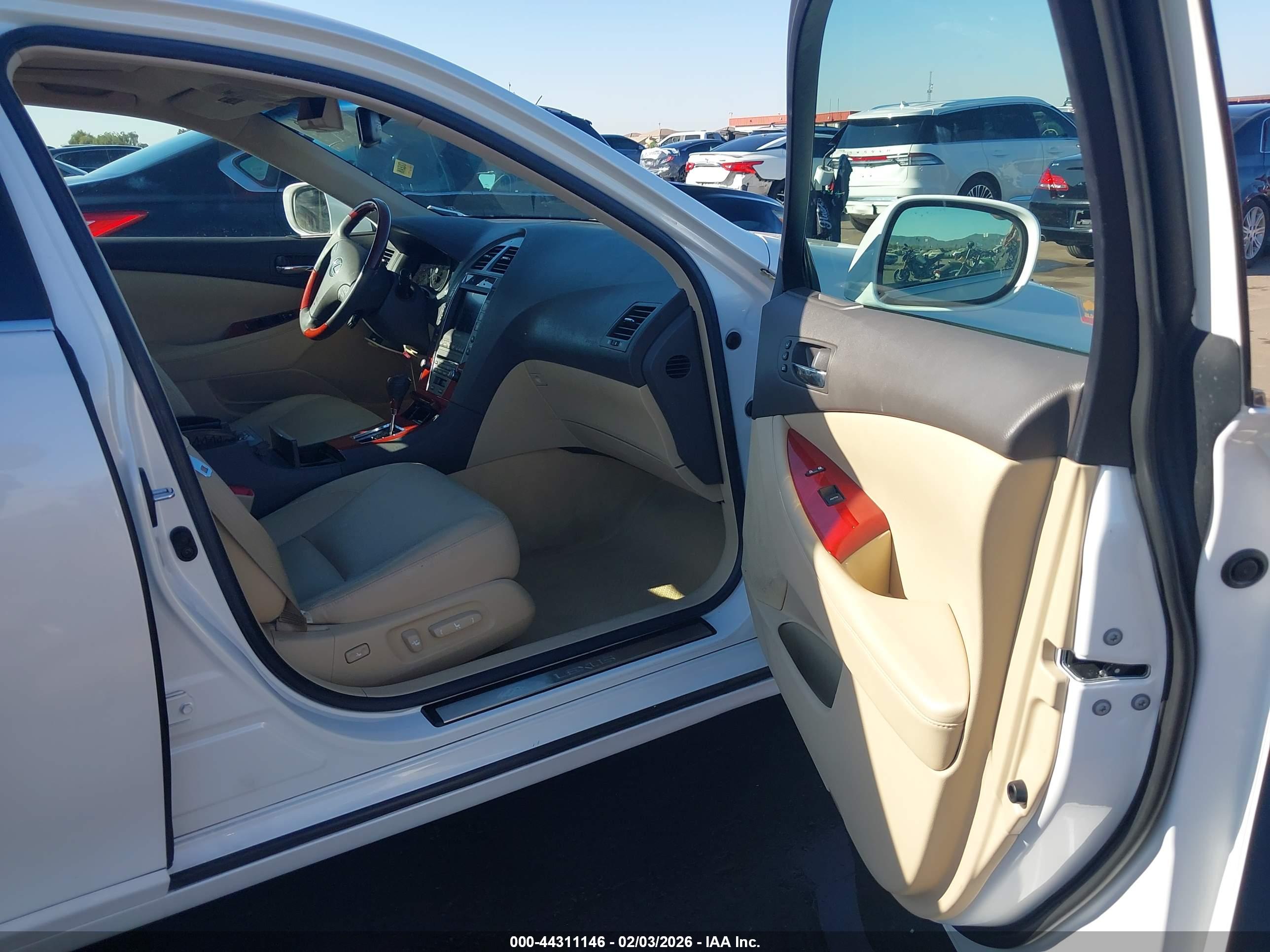 LEXUS ES image 5