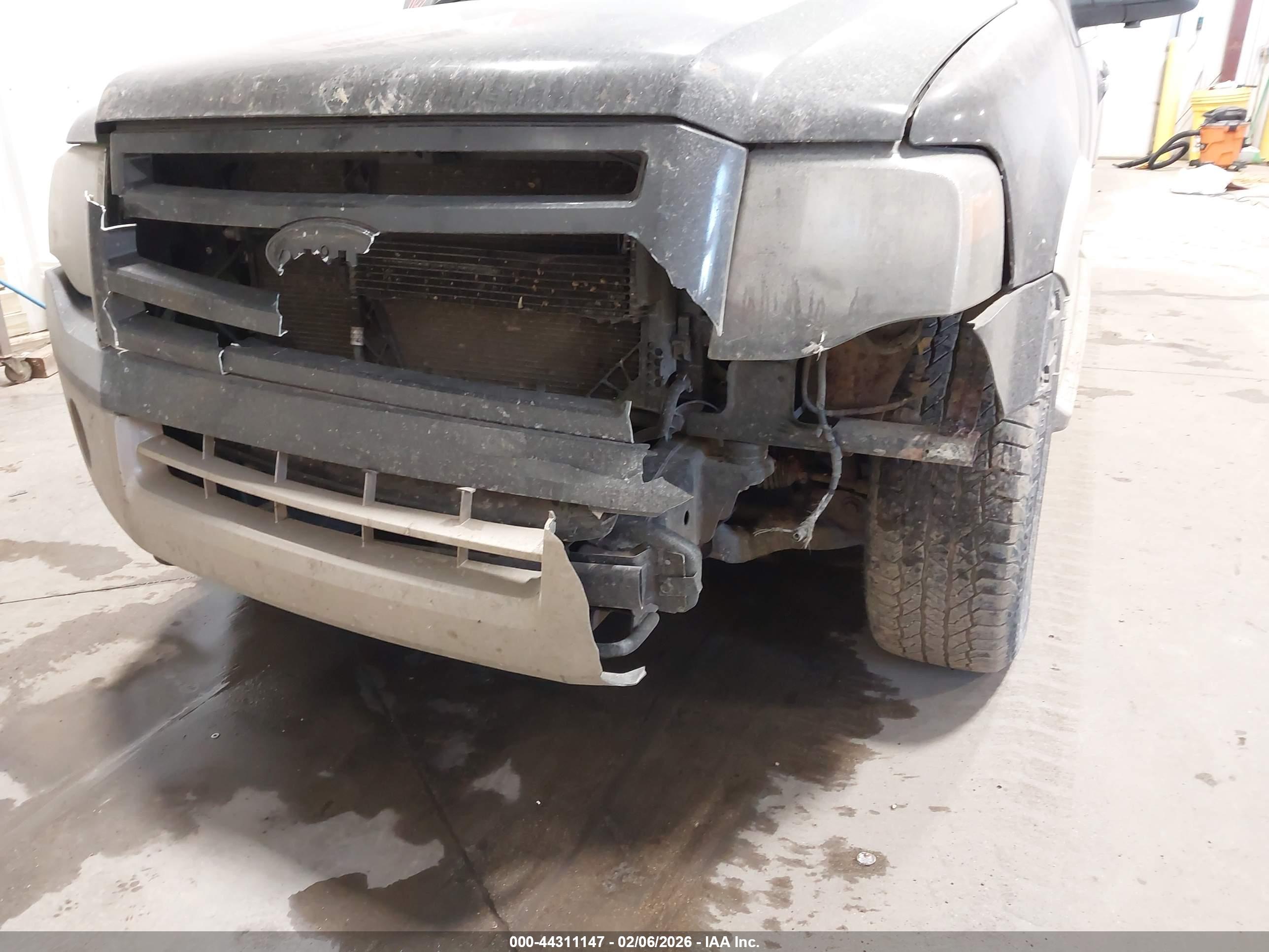 FORD EXPEDITION image 6