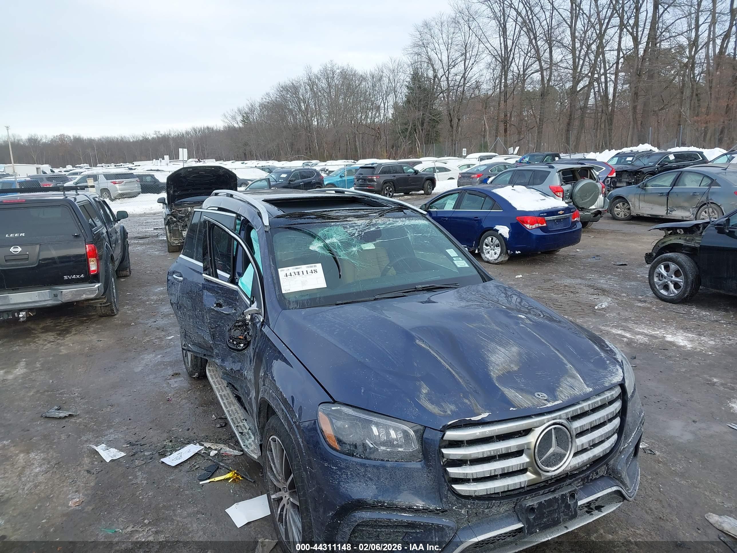 MERCEDES-BENZ GLS image 6